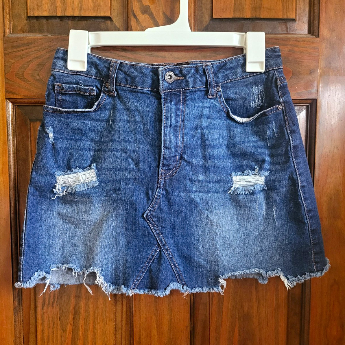 WAX JEAN Blue Denim Mini Skirt M Distressed Fringe Accents Pockets