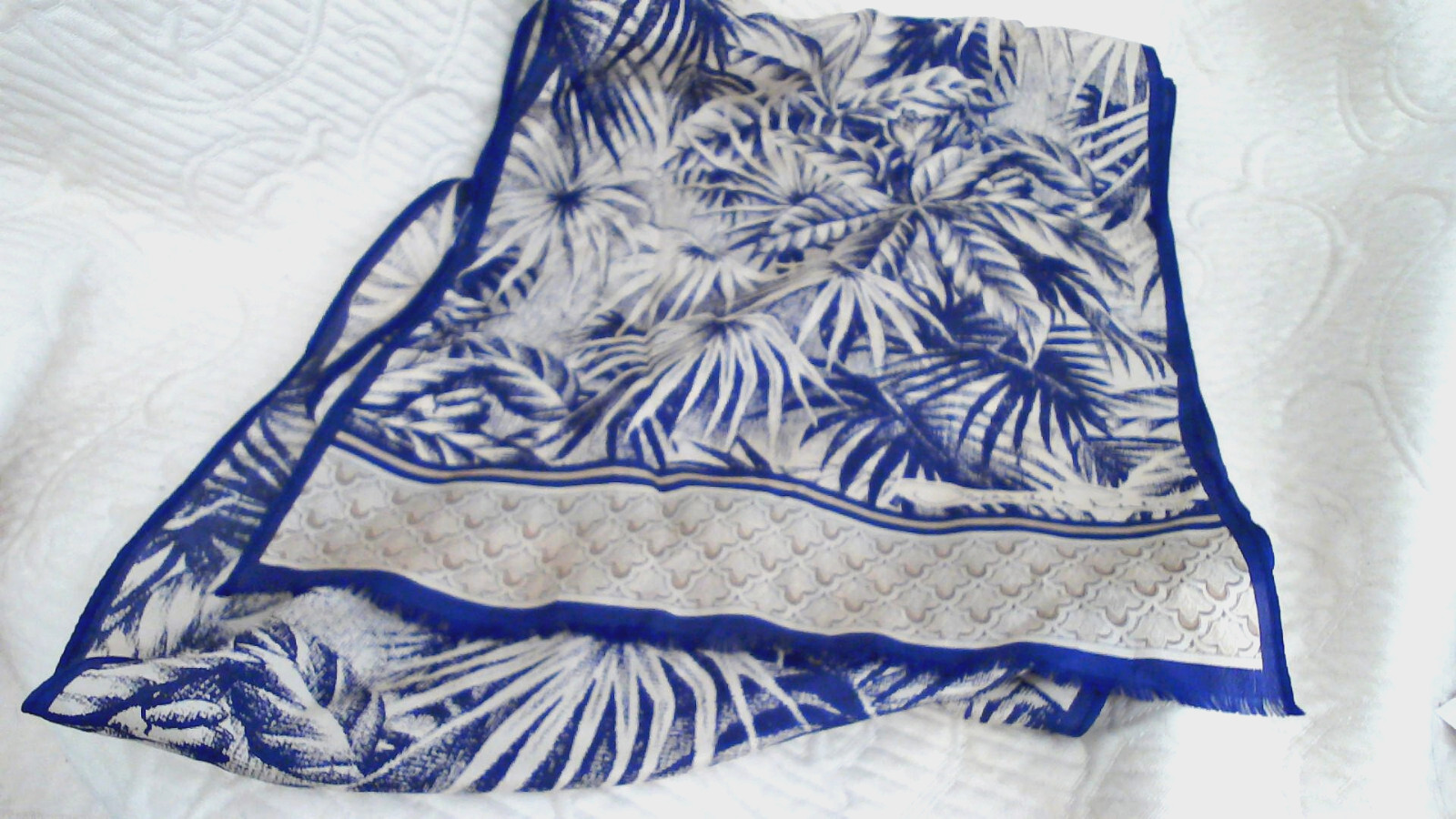 Oscar de la Rnta 100% Silk Scarf 11″ x 53″ Inc 1/2″ Fringe EA End NO Tags No FL