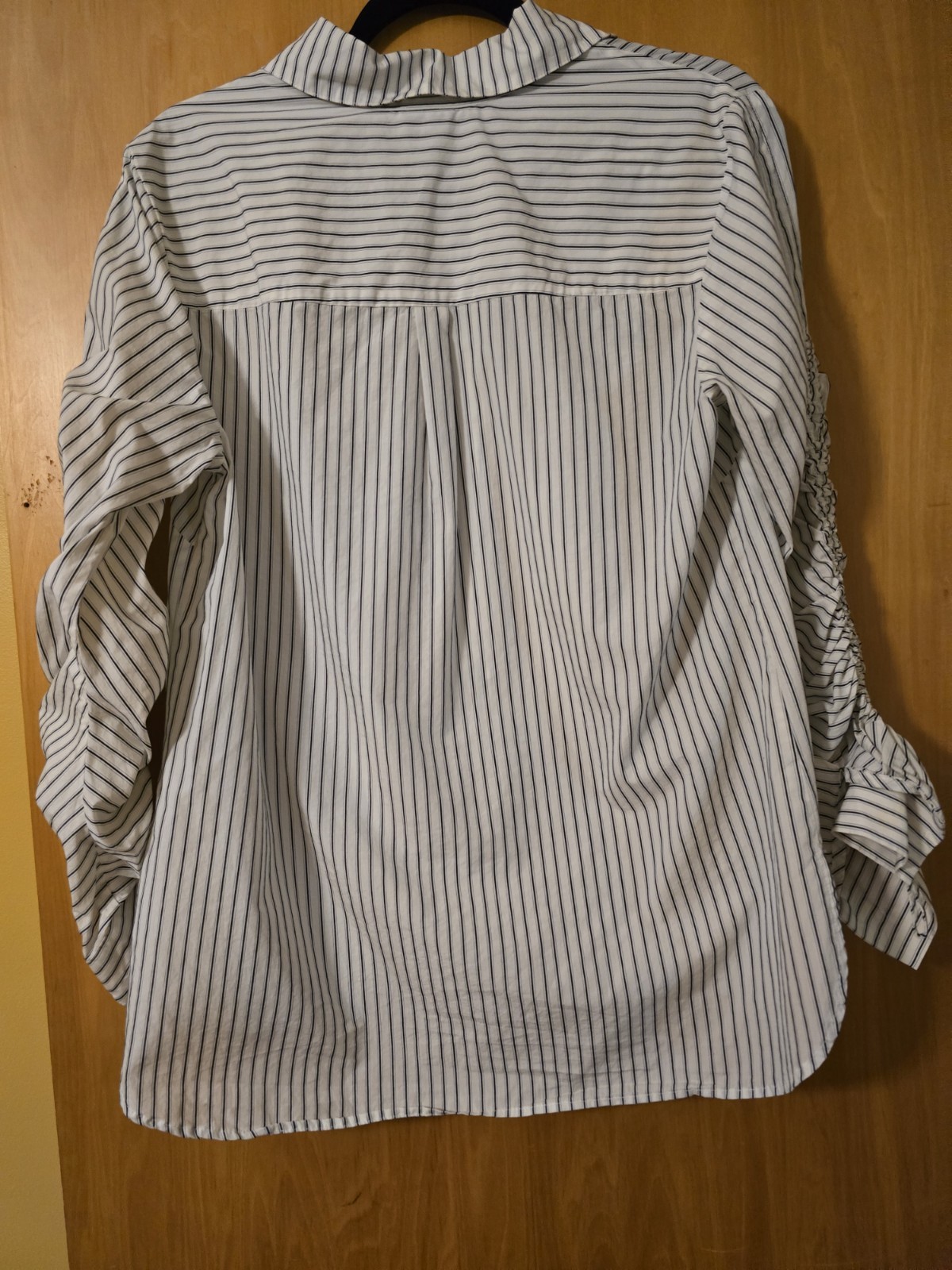 CAbi White Blue Striped Cotton Ruched Sleeve Collared Button Front Shirt M