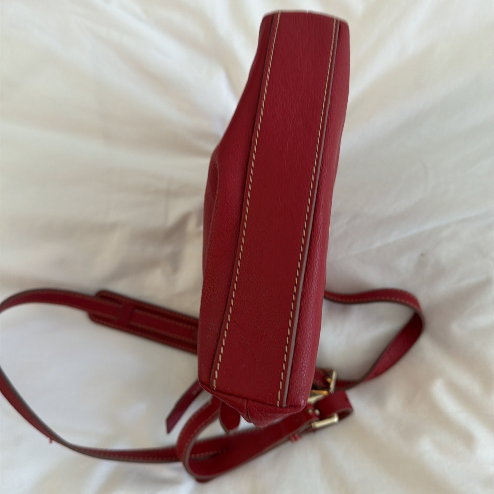 DOONEY BOURKE RECTANGULAR SHOULDER HANDBAG RED LEATHER 9″ L X 9.1″ T *