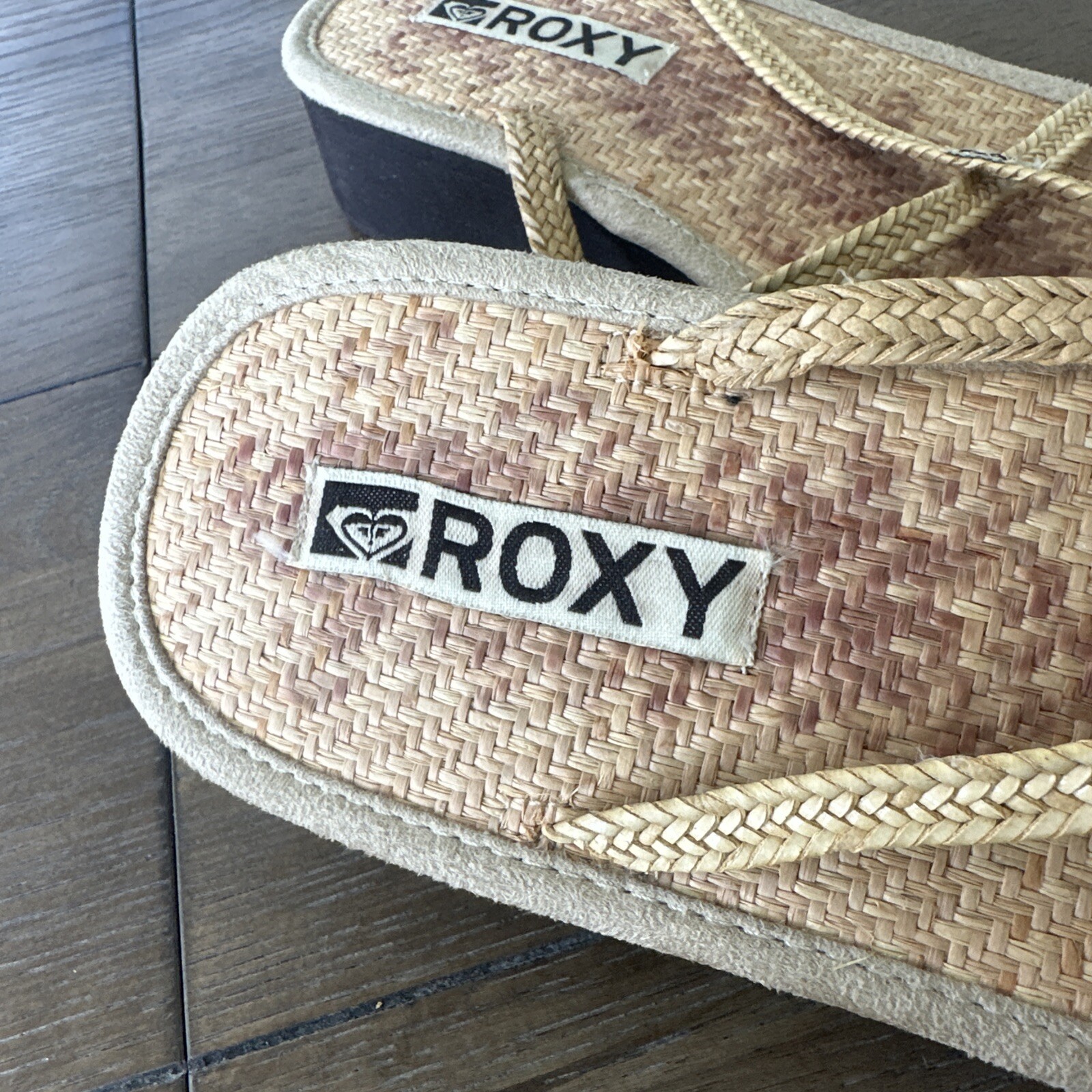 Vtg 90’s Y2K Roxy Quicksilver Sandals Straw Rattan T-Strap Brown Platform 9 9.5
