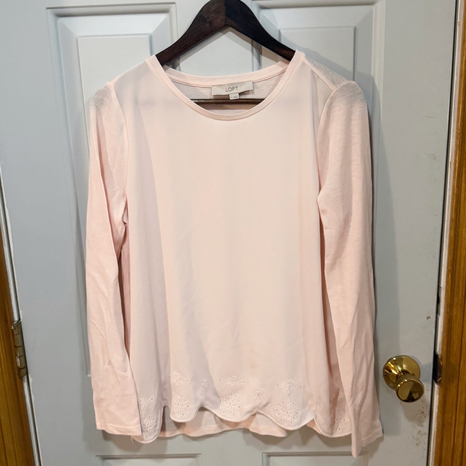 LOFT Top Womens Small Pink Long Sleeve Eyelet Scalloped Hem Crewneck Blouse