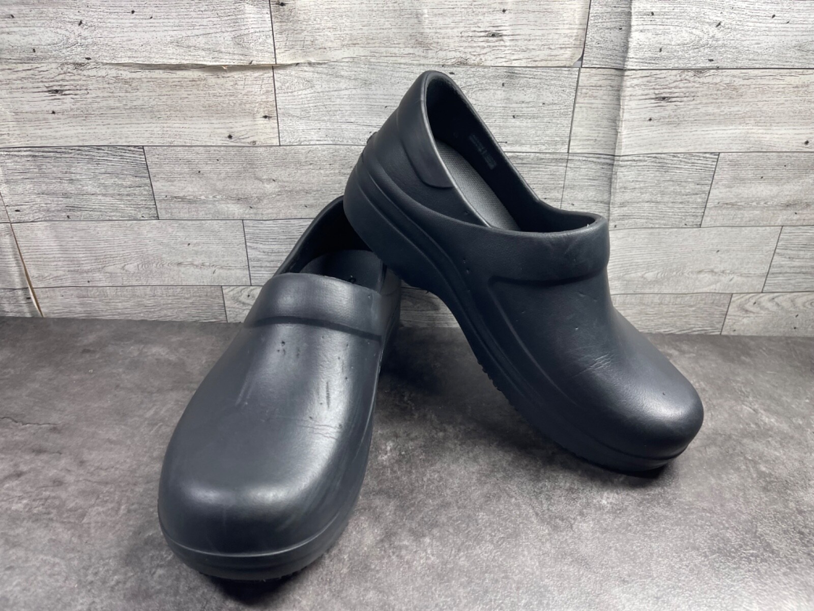 Crocs Neri Pro II Clogs Women 9M Shoes Black Dual Comfort Nurse Slip On Walking