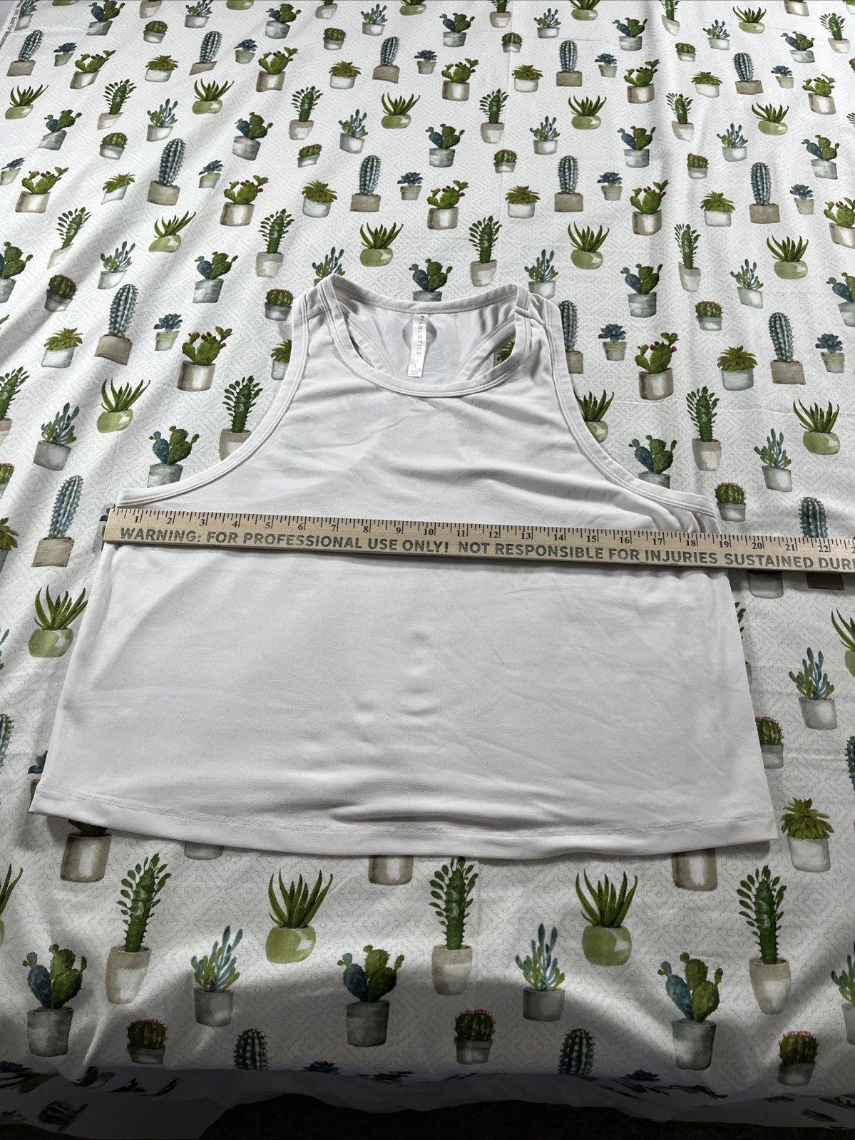 Fabletics Women’s Size Large Racerback Tank Tops Crop Lot Of 4