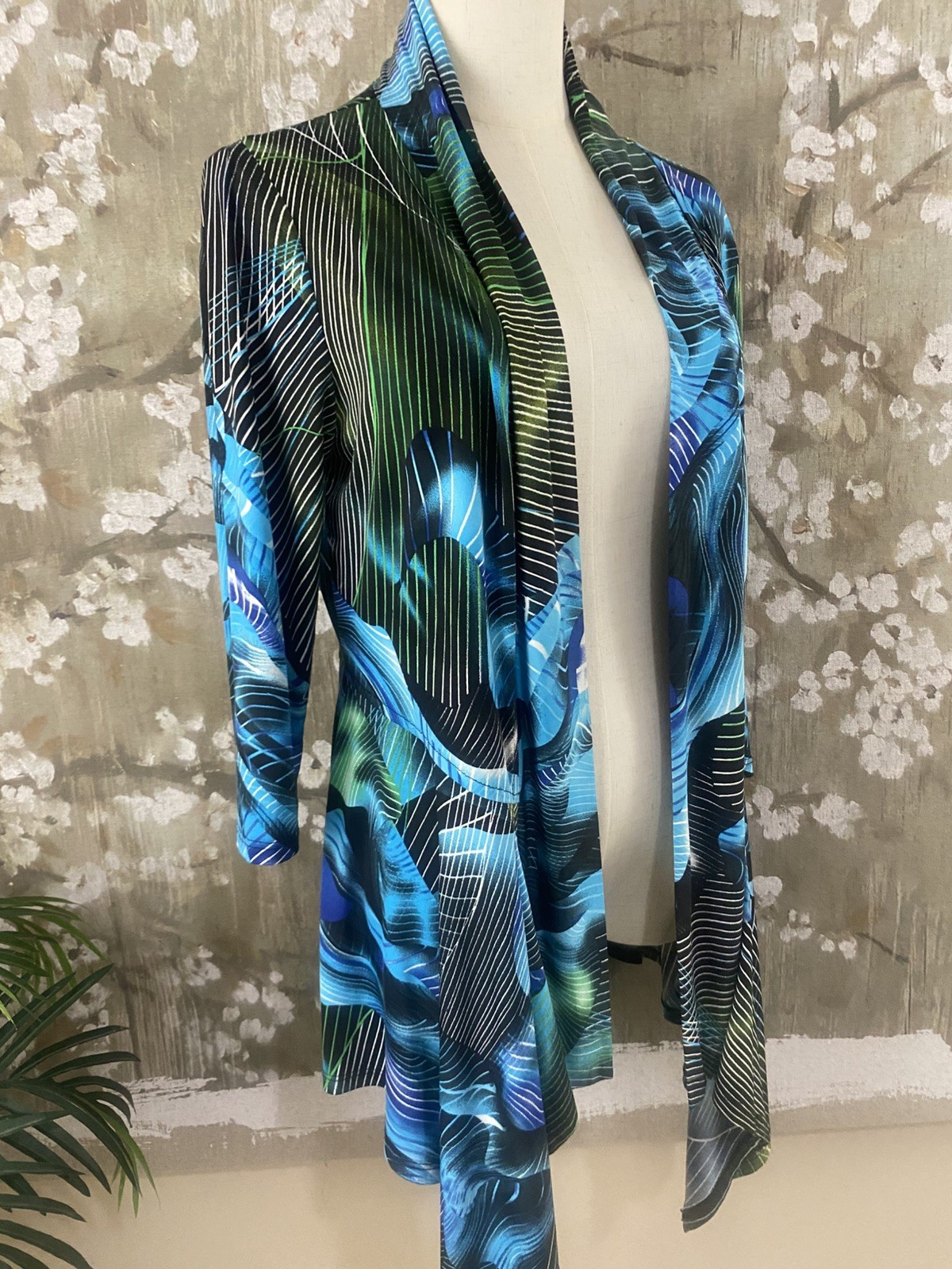 FRANK LYMAN DESIGN Blue Black Artsy Open Front Sharkbite Cardigan Sweater Top 12