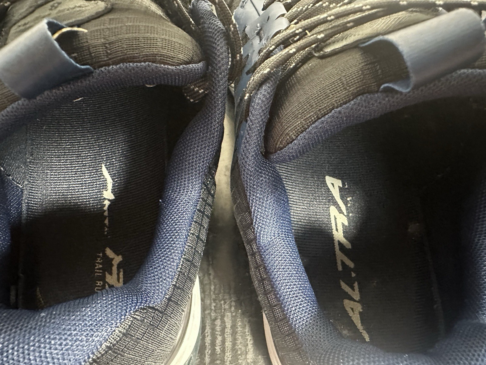 Altra Lone Peak 8 Men’s Trail Running Shoes, Navy/Black, Size 10.5