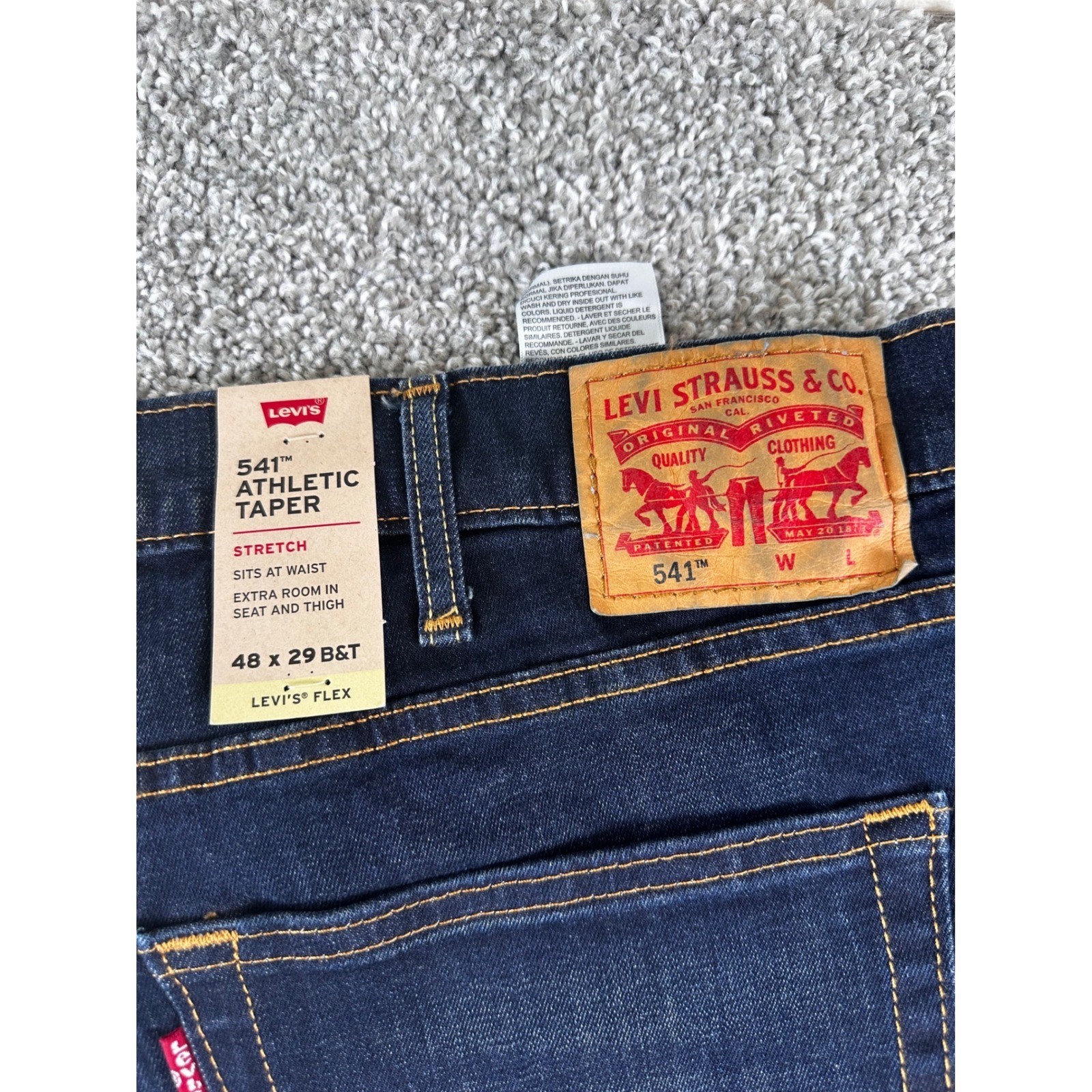 Levis 541 Athletic Taper Jeans Mens 48×29 Dark Wash Flex Stretch Denim NEW