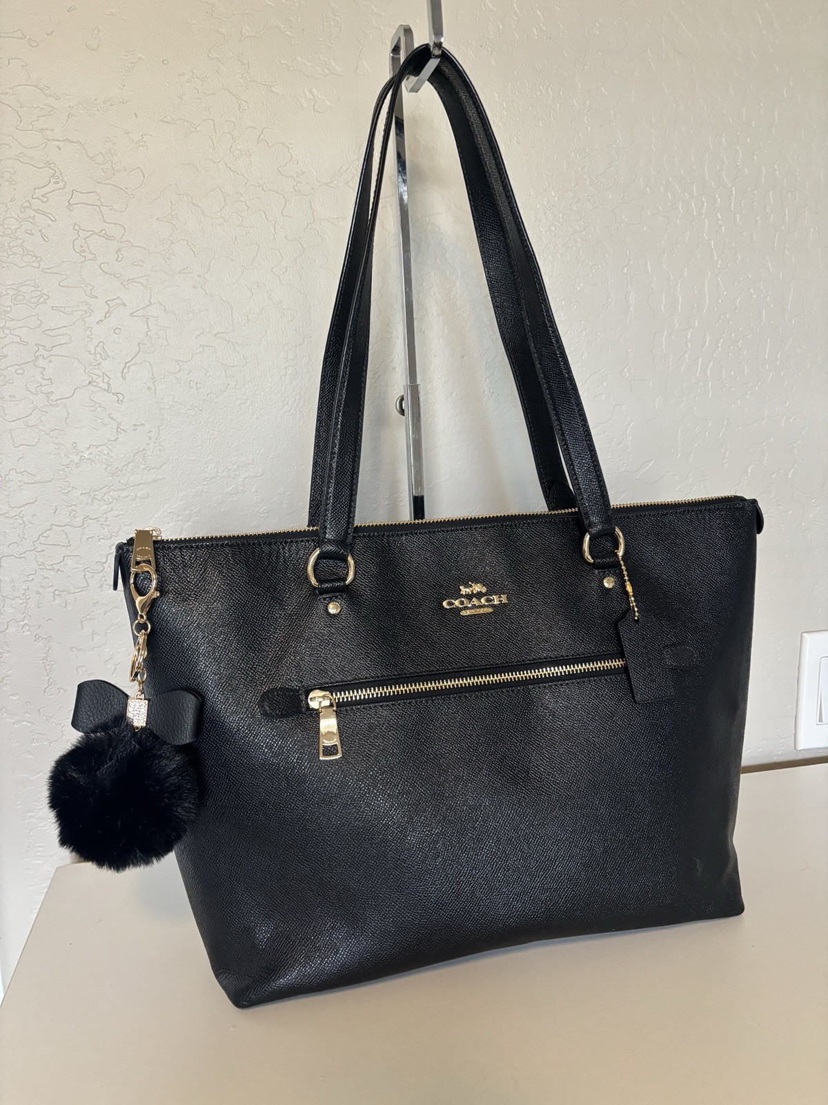 Coach NY City Gallery Tote Bag Leather F79608 Black Gold