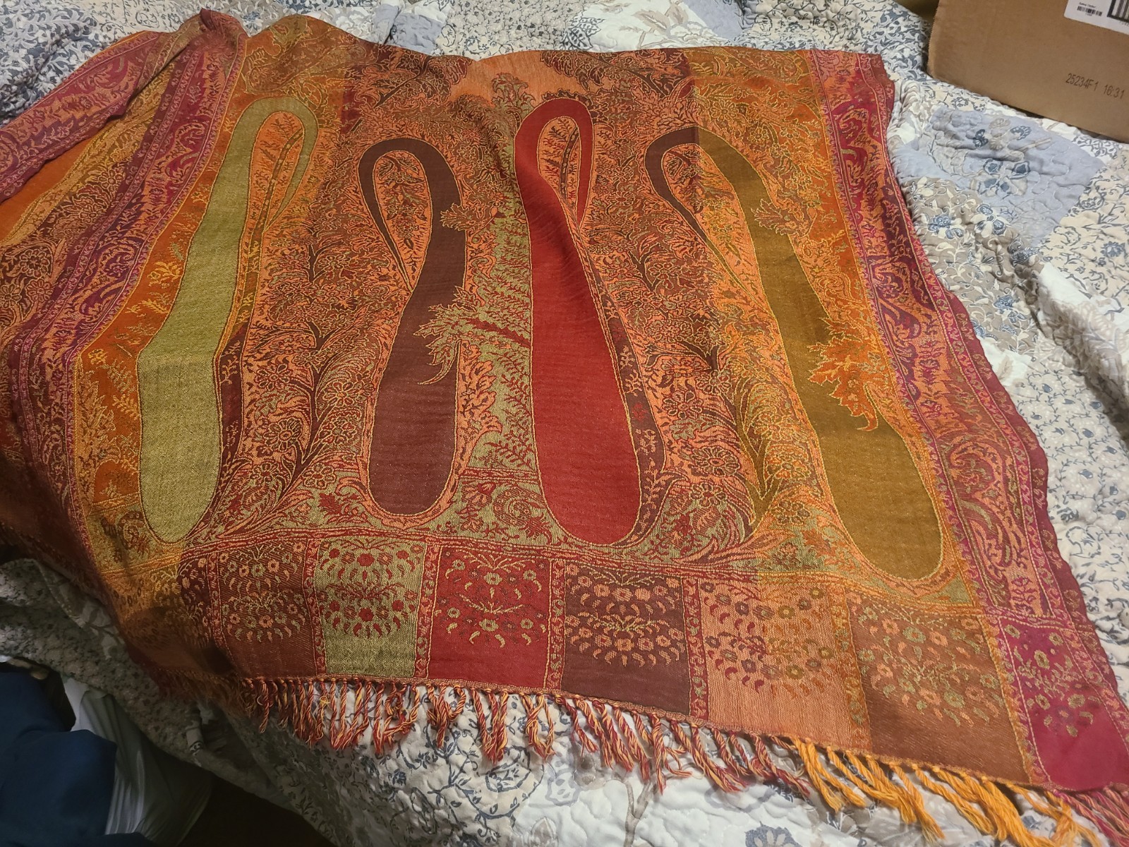 Lord And Taylor Red Green Paisley Pasmina Wool New 80x 40