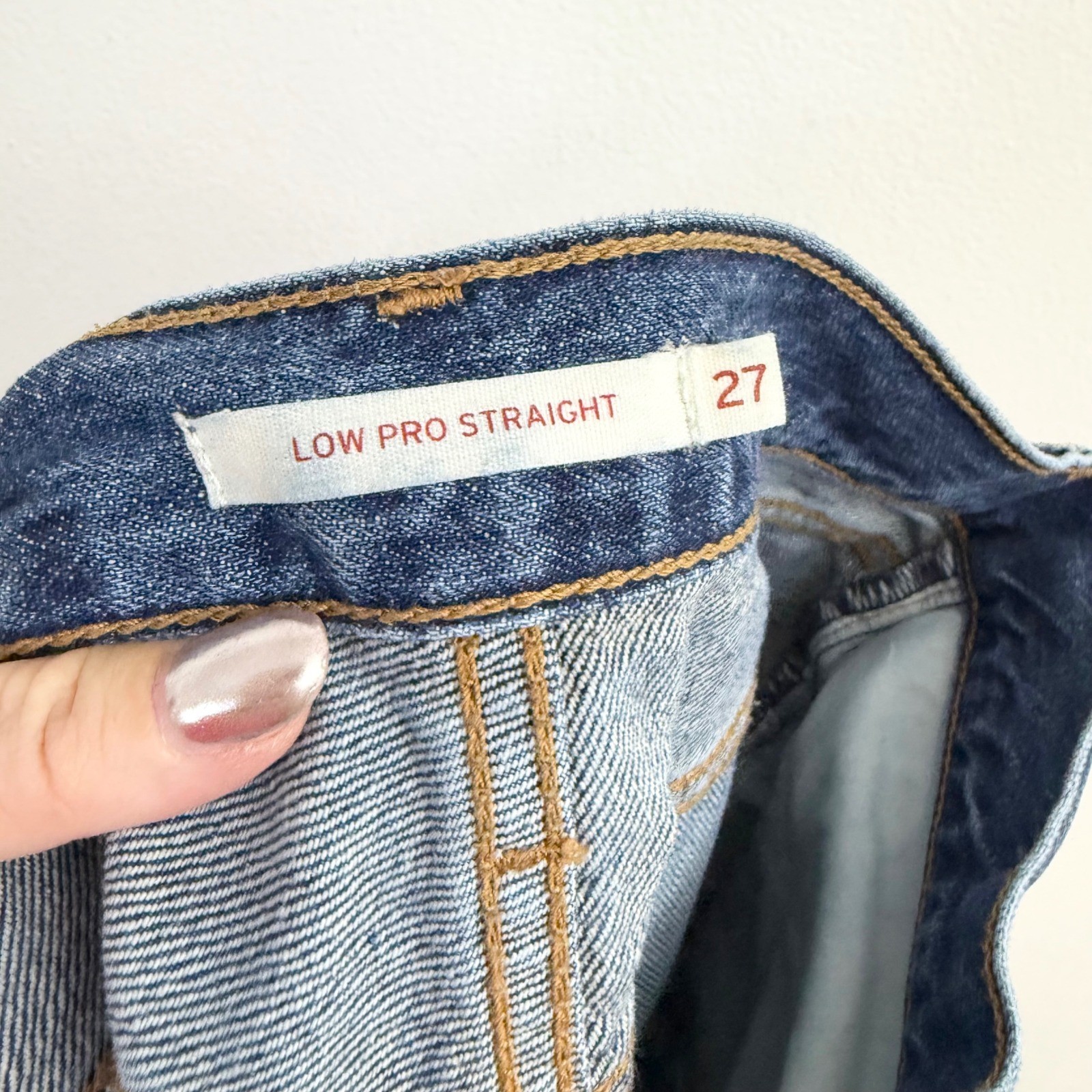 Levi’s Low Pro Straight Jeans Medium Wash 27 Mid Rise 100% Cotton