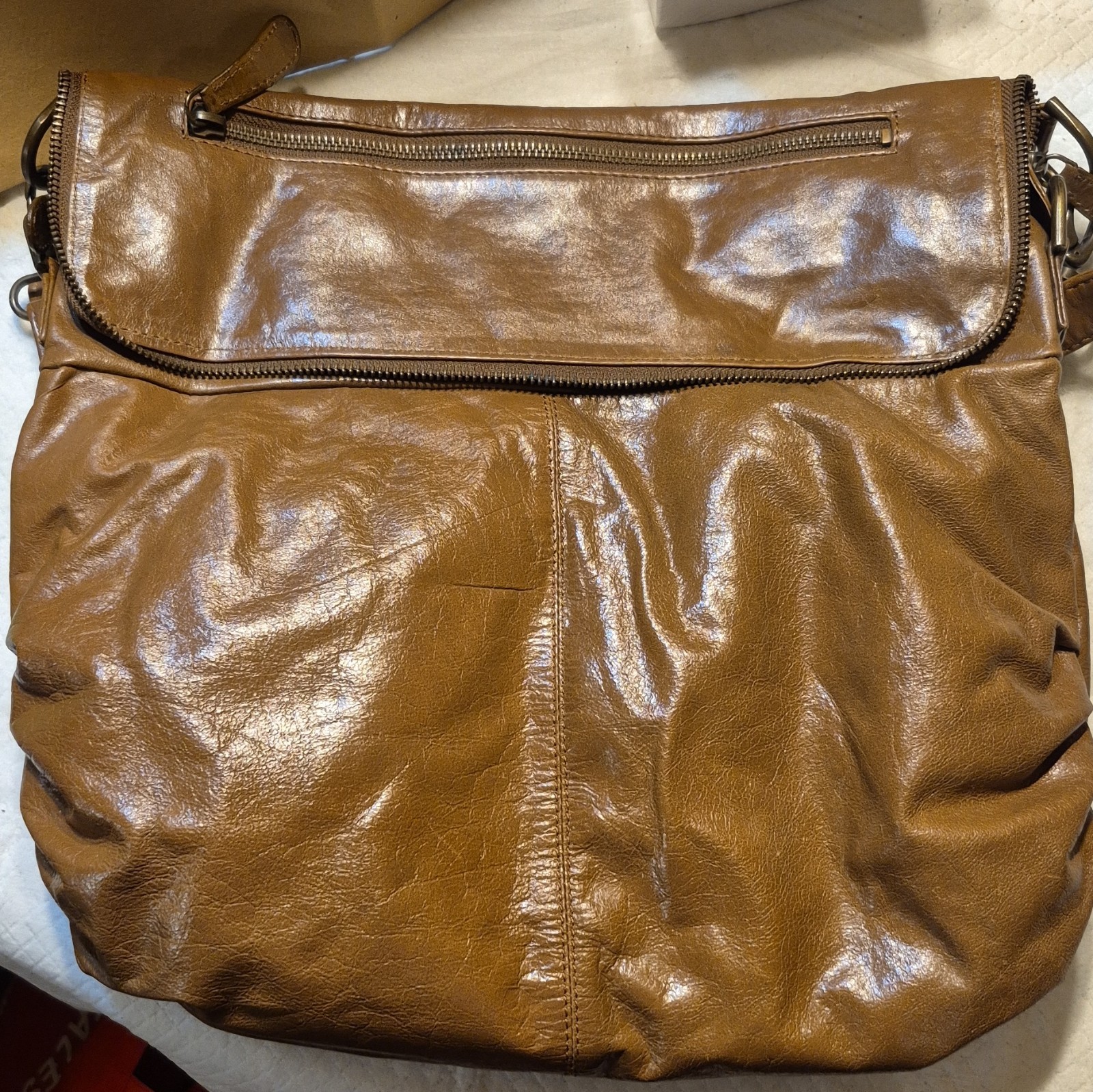 Latico Brown Large Shoulder Bag Zip Closure Adjustable Strap Pockets Bronze