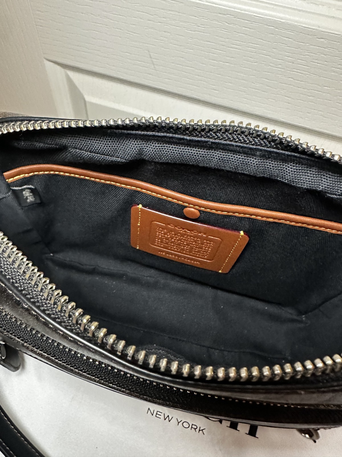 Coach Dakota Crossbody Bag in Loved Leather. Black/Light Tan. CDS84