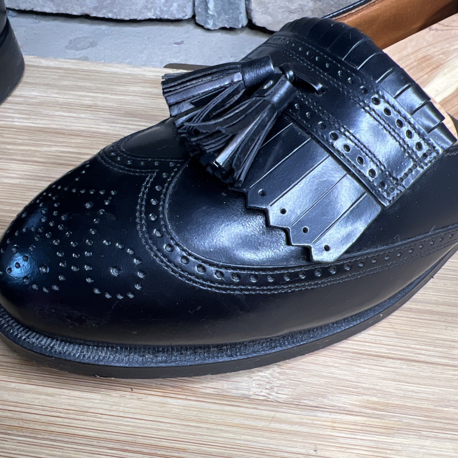 Men’s Bostonian Wingtip Tasseled Black Leather Classic Shoes 10