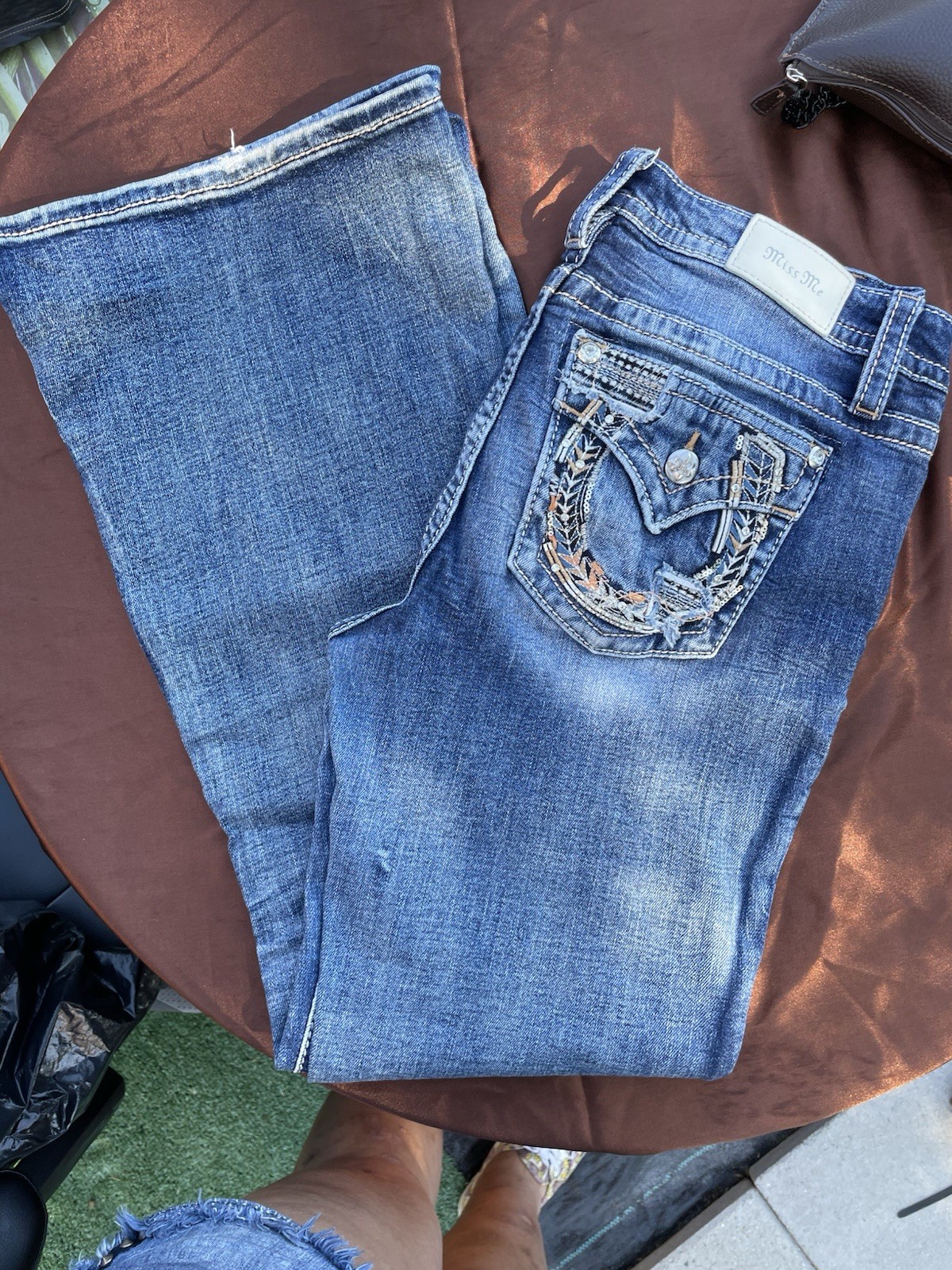 Miss Me Women’s Mid-Rise Flare Jeans Medium Wash Horseshoe design