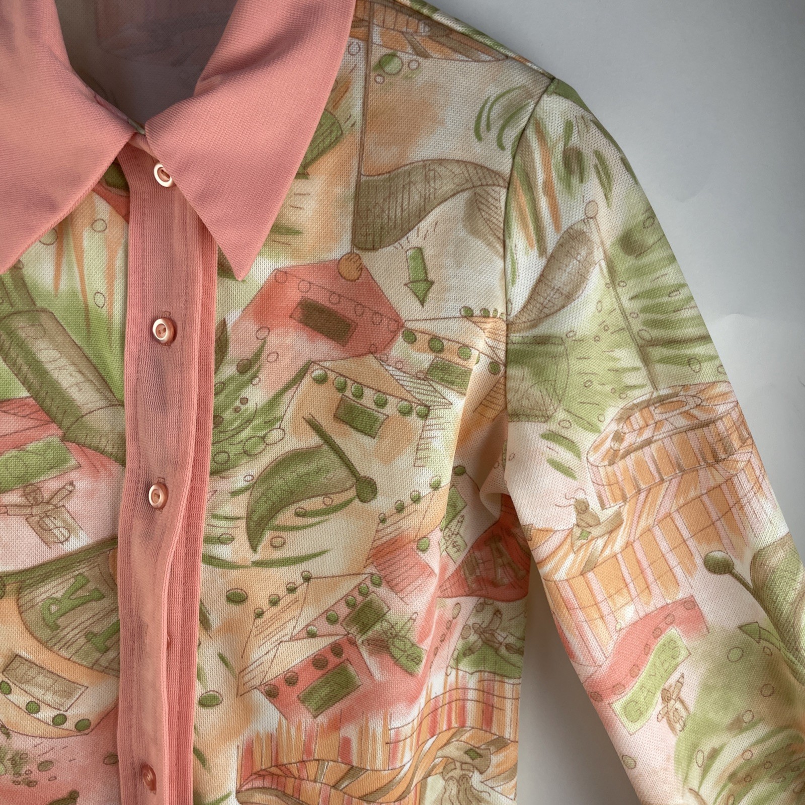 Vtg Novelty Print Polyester Blouse Retro Mod Women’s S Pink Green