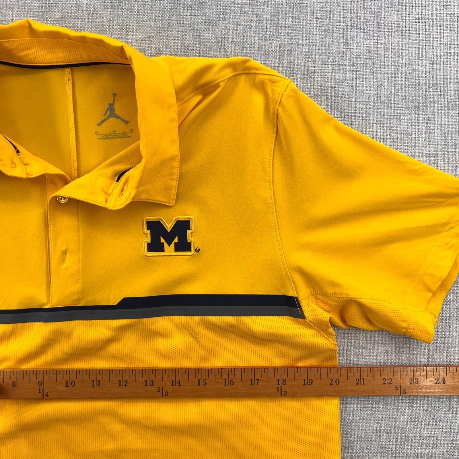 Nike Air Jordan Michigan Wolverines Polo Shirt Men Medium Yellow Dri Fit Sporty