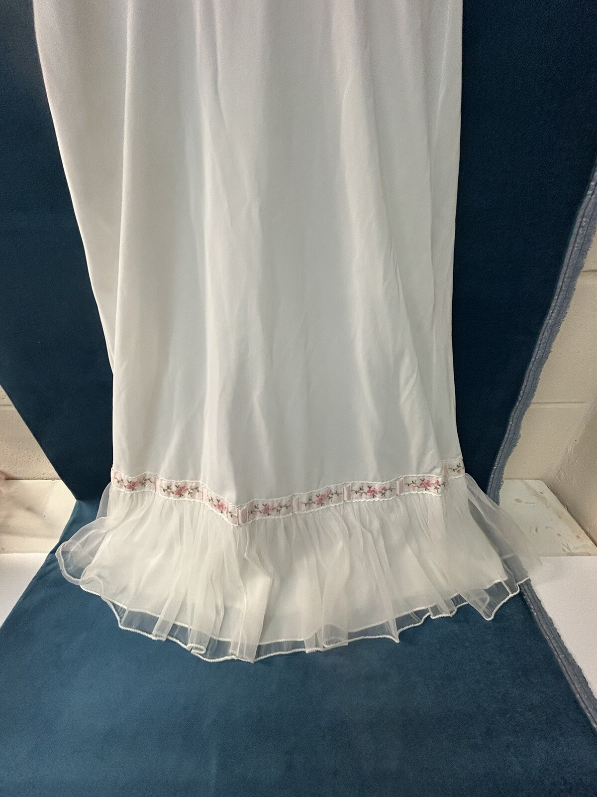 1950’s Nightgown Chiffon Ribbon Ruffle Vintage Creamy White