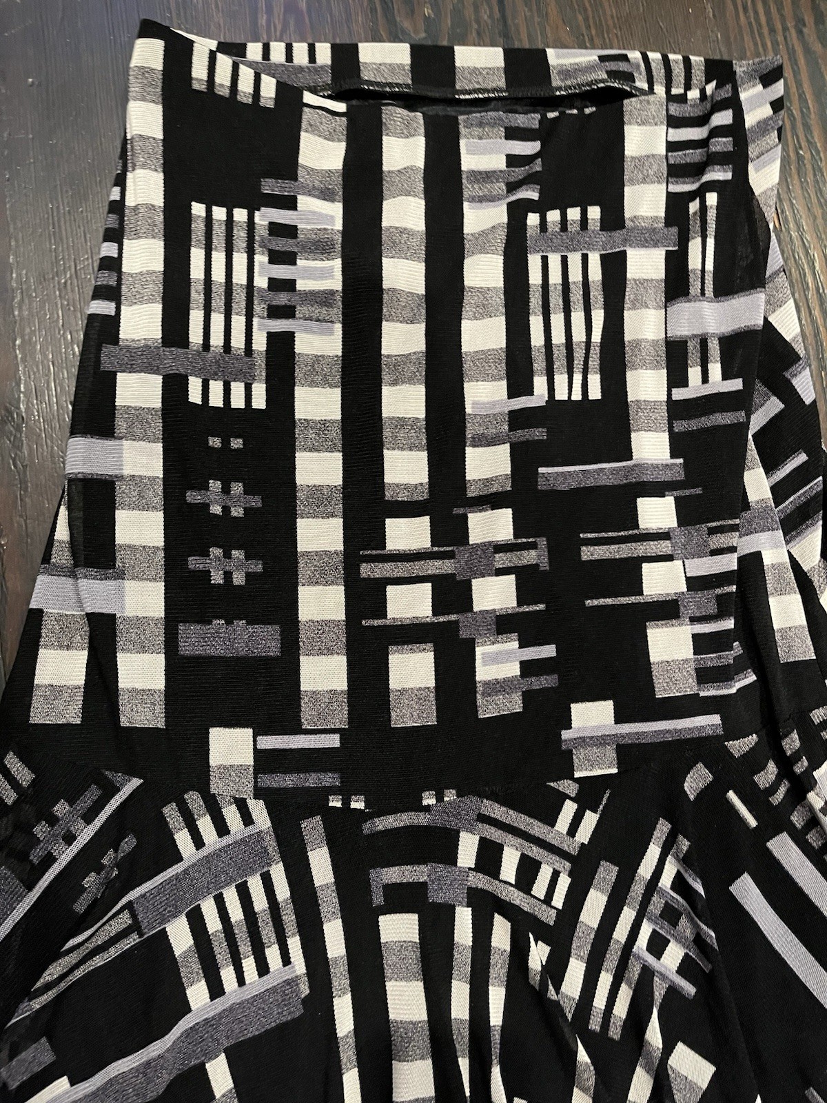 Y2K Subversive Euro Mesh Geometric Abstract Graphic Print Maxi Skirt Black White