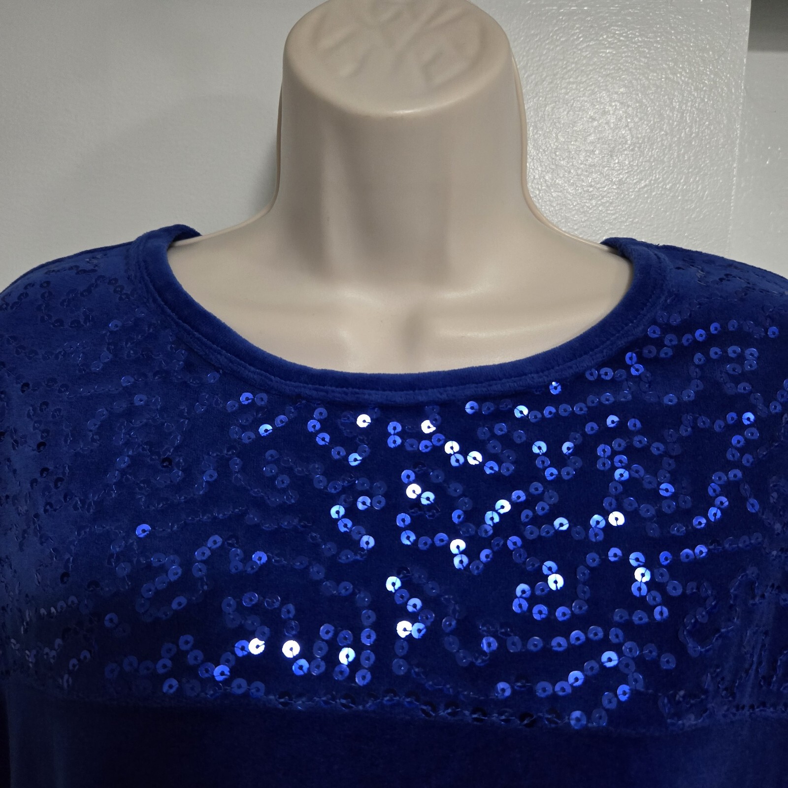 Quacker Factory Size M Cobalt Blue Velvet Sequin Short Sleeve Stretch Knit Top