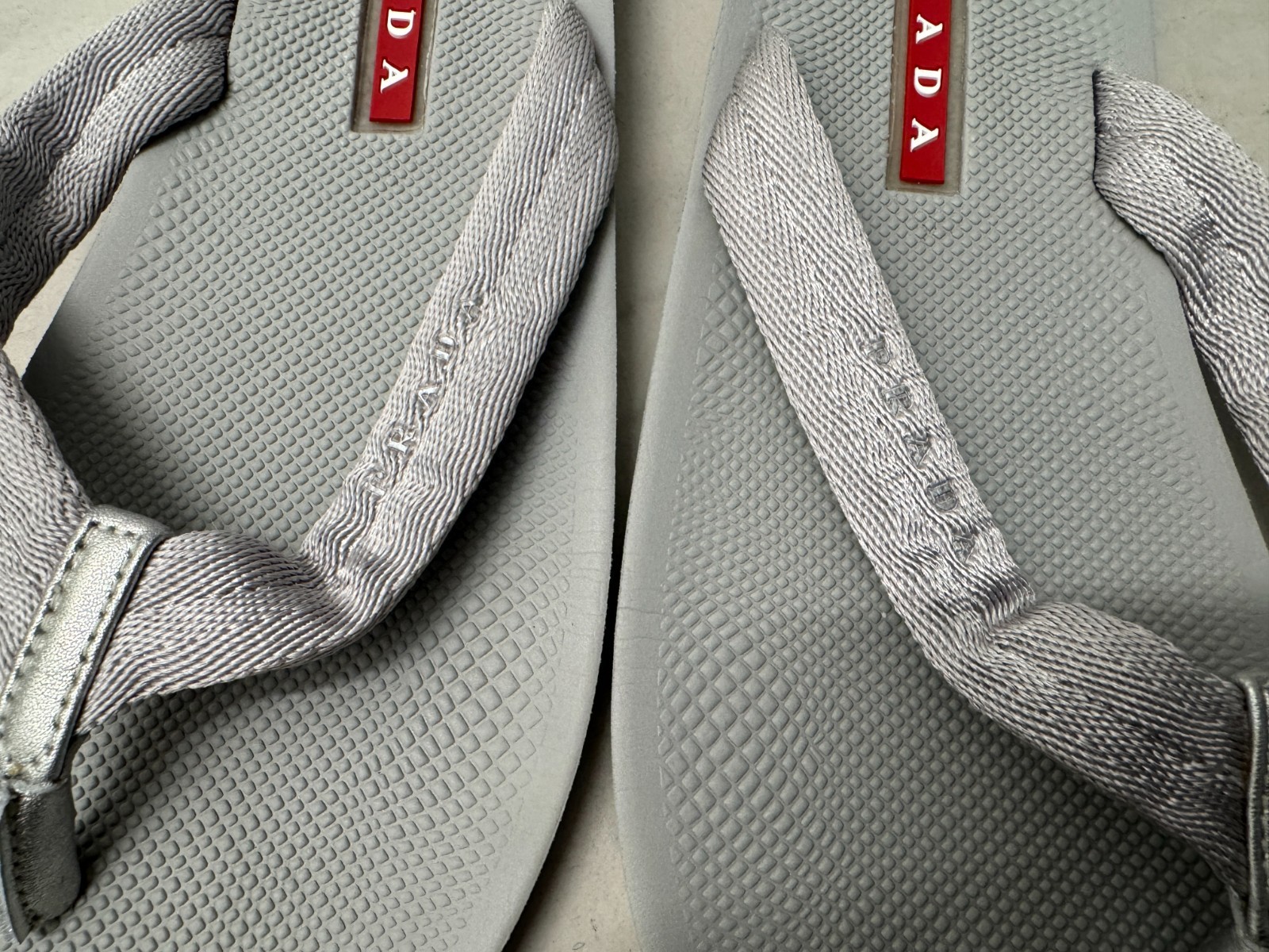 PRADA Grey Rubber Flip Flops Sandals Silver V Strap Synthetic UK6 EU39