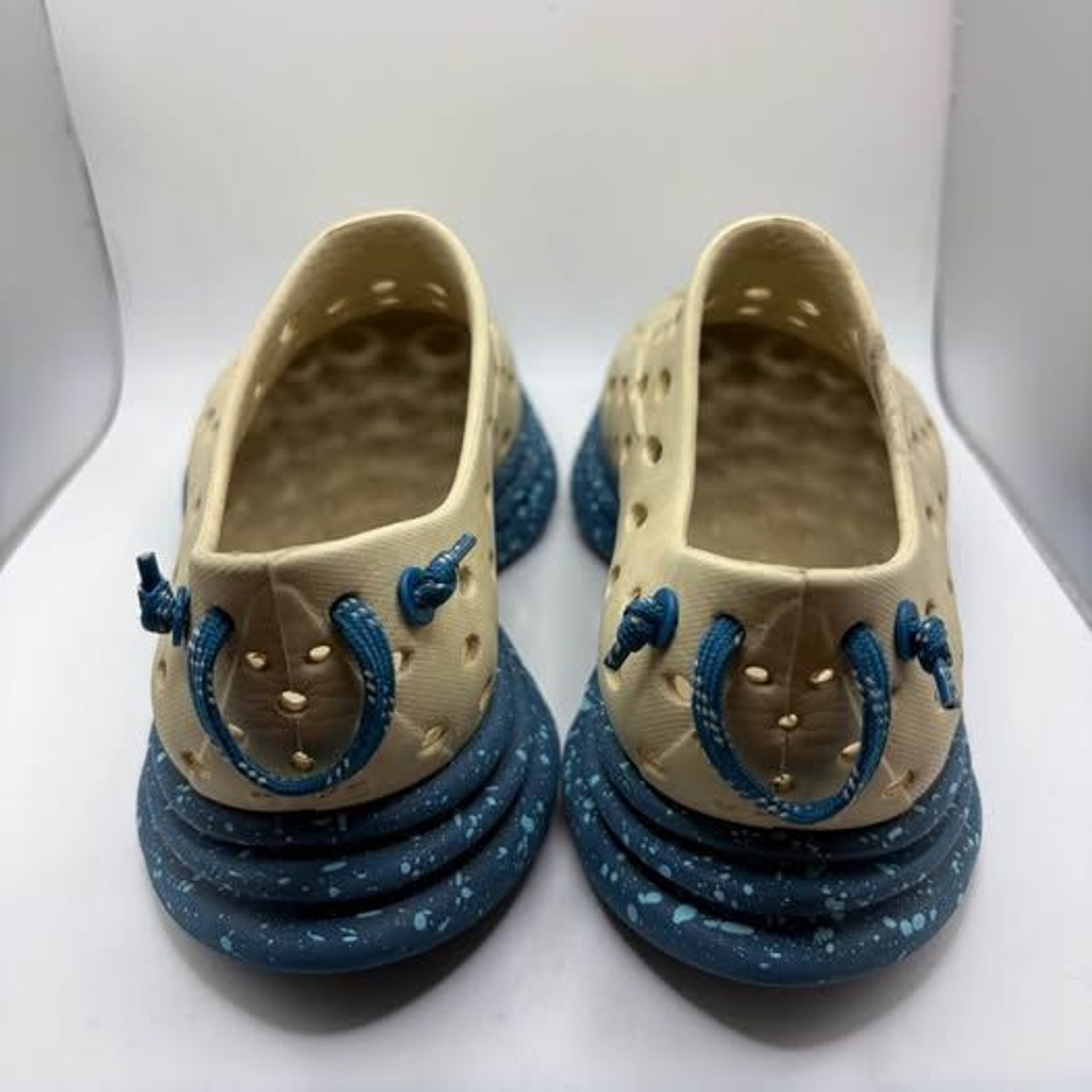 Women’s KANE Revive Active Recovery Shoes Size 7