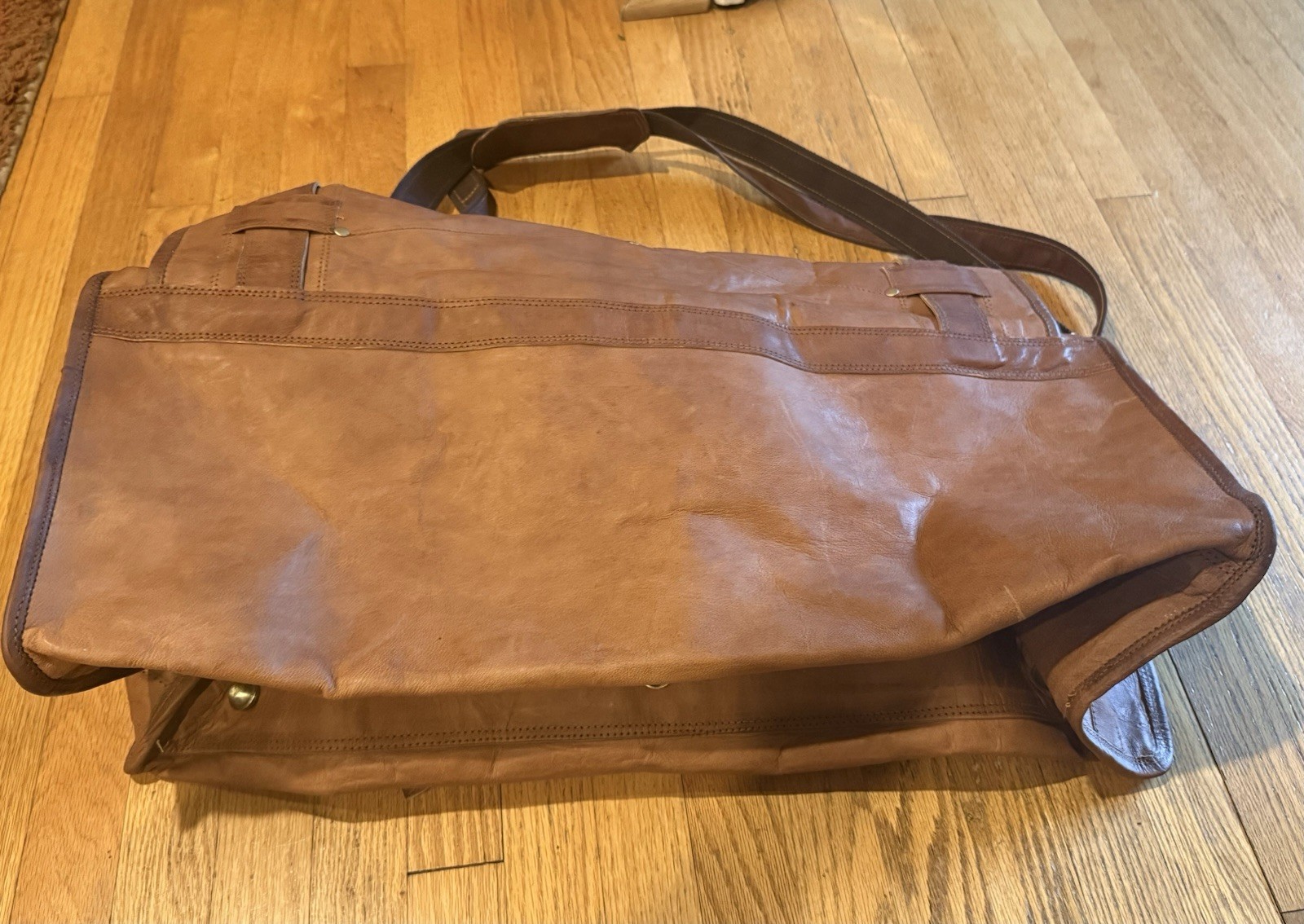 MaheTri Large Leather Messenger Bag – 26” Travel Weekender