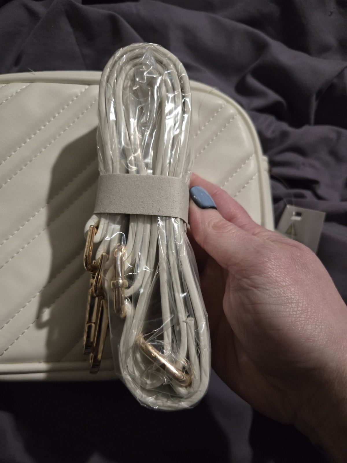francesca’s White Small Quilted Crossbody Bag Zip, Detachable Adjustable Strap