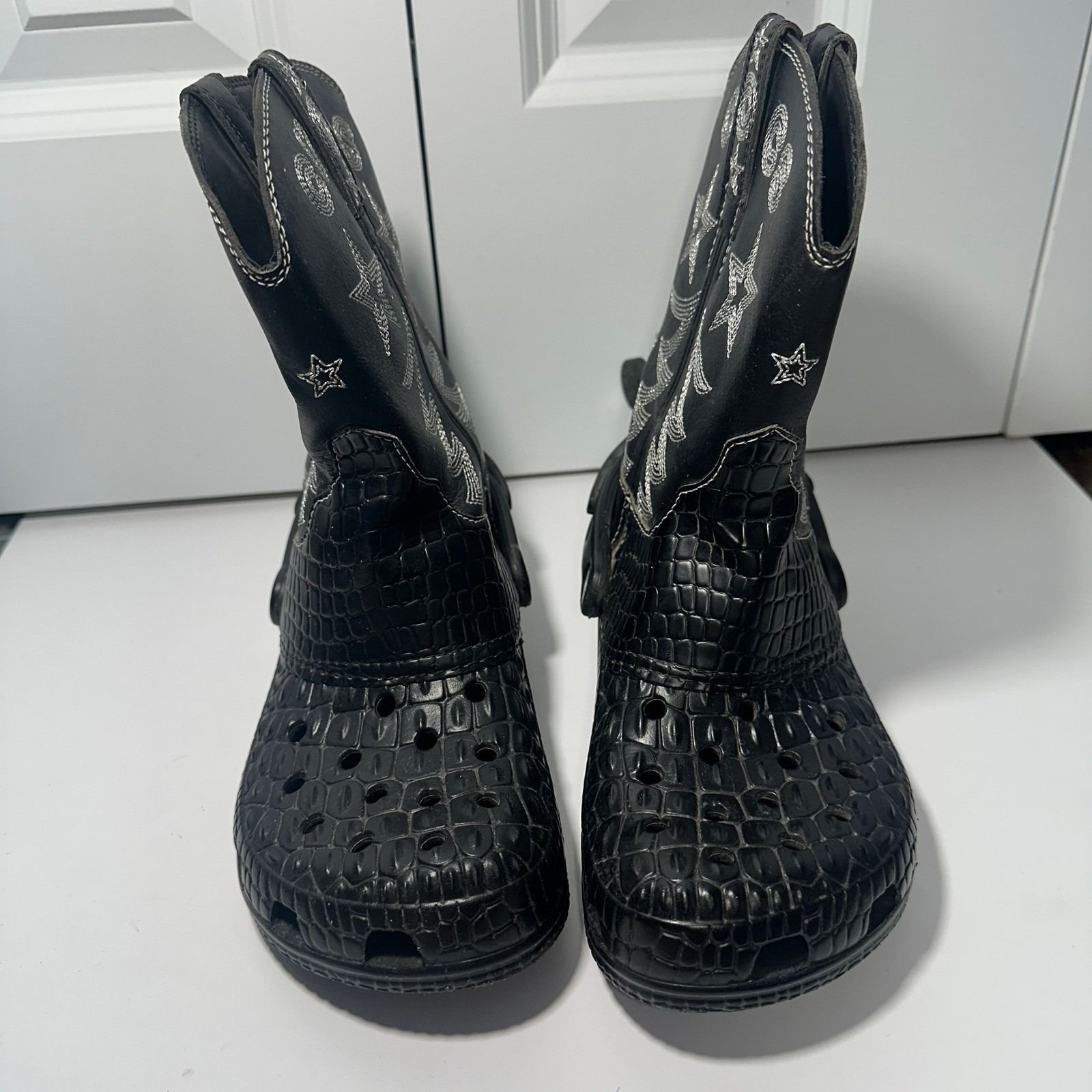 Crocs Classic Cowboy Boots Black Western Limited Edition M4 W6 Spurs Clogs