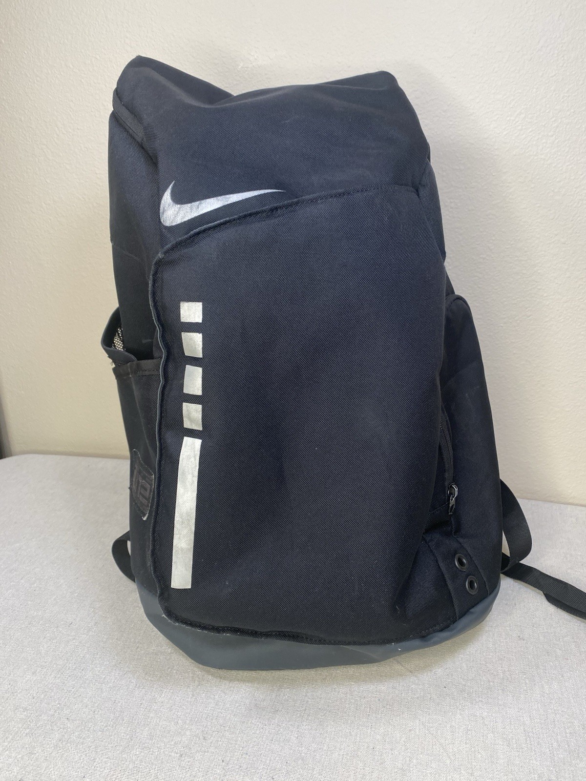 Nike Elite Backpack Black Anthracite and Metallic Silver CA #05553 – Used