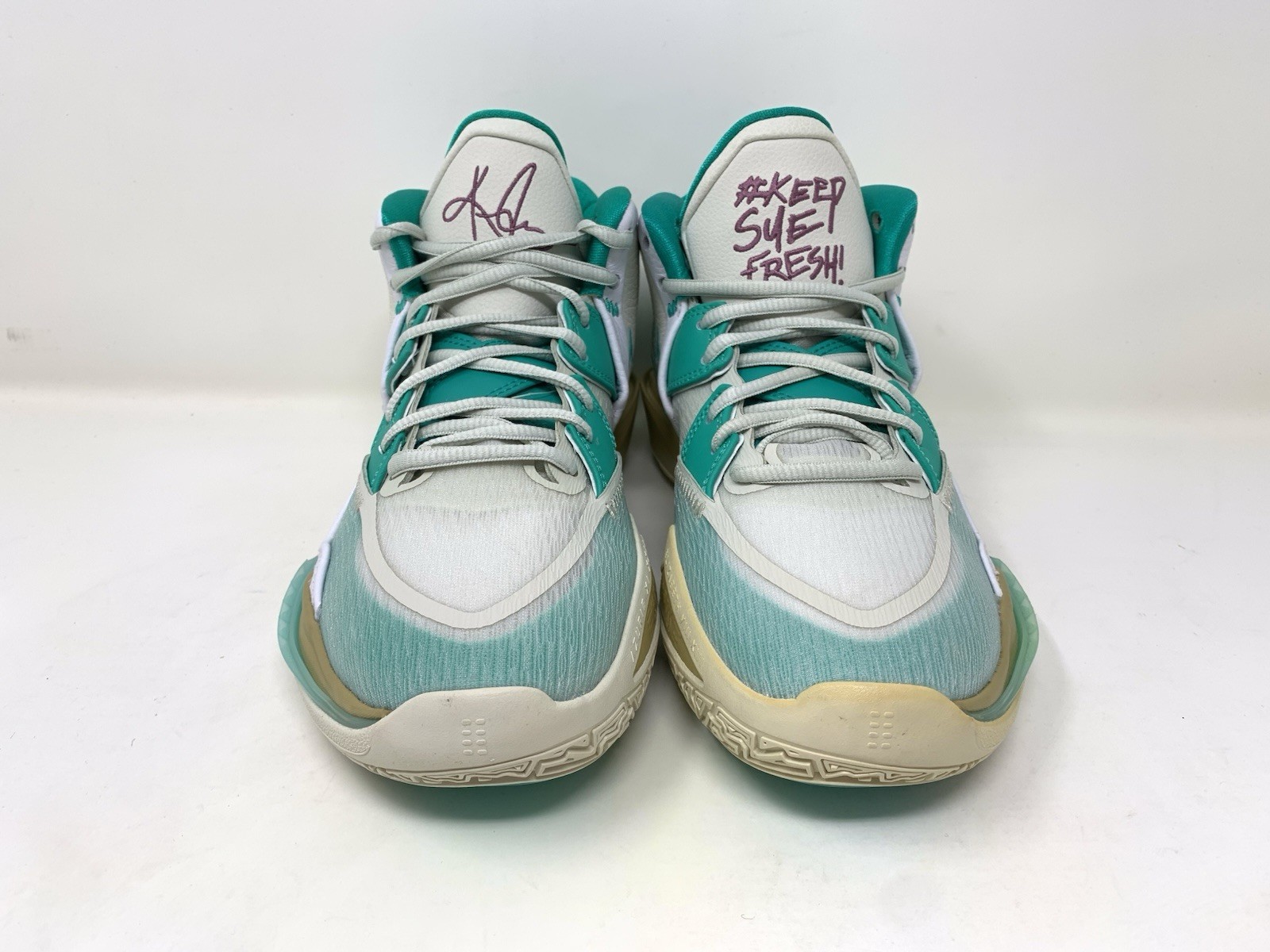 CZ0204 002 Nike Kyrie Infinity x Sue Bird Golden Tribute Keep Sue Size 8 Men’s