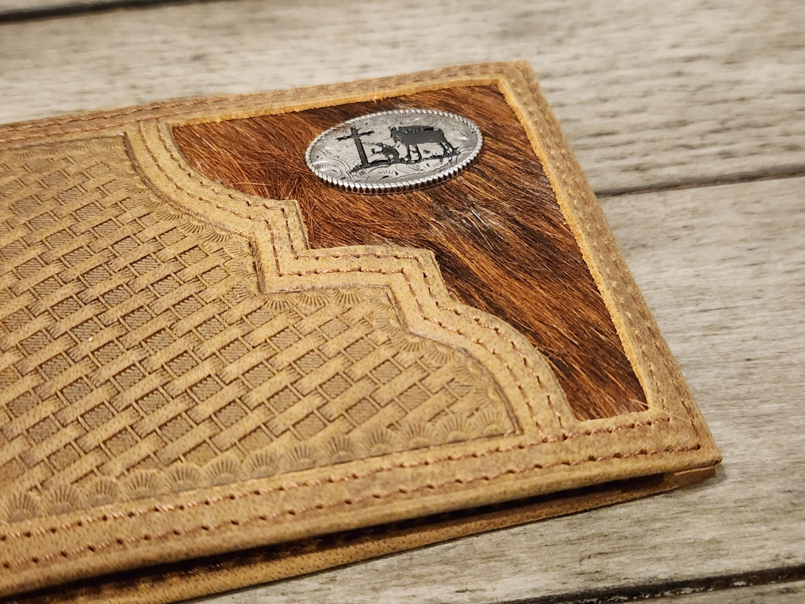 Justin Boots Men’s Praying Cowboy Leather Basketweave Horse Hair Bifold Wallet