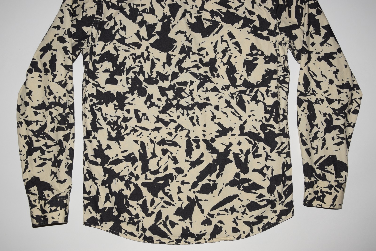 NORSE PROJECTS ANTON BROKEN LEAF LONG SLEEVE SHIRT SIZE M / Slim P2P 21″ MINT