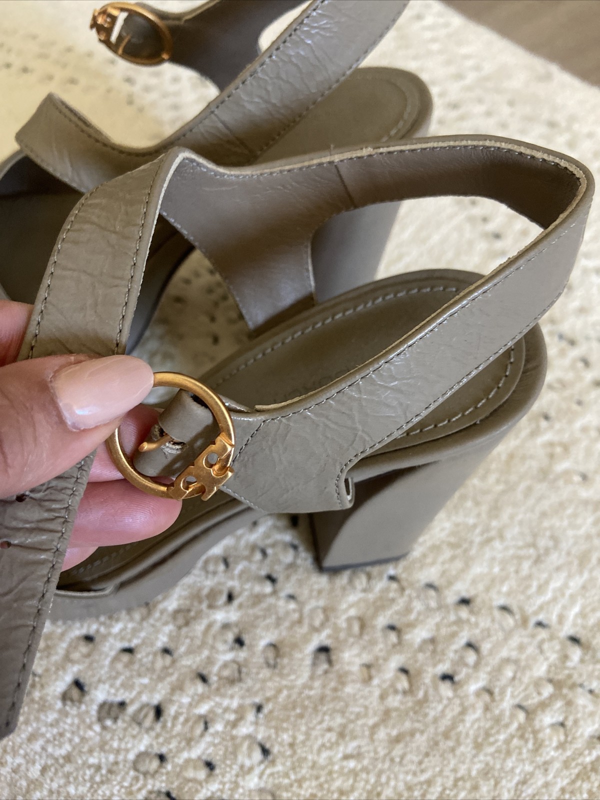 Tory Burch Martine Platform 115mm Croc Patent Leather Sz 6.5 Grayish