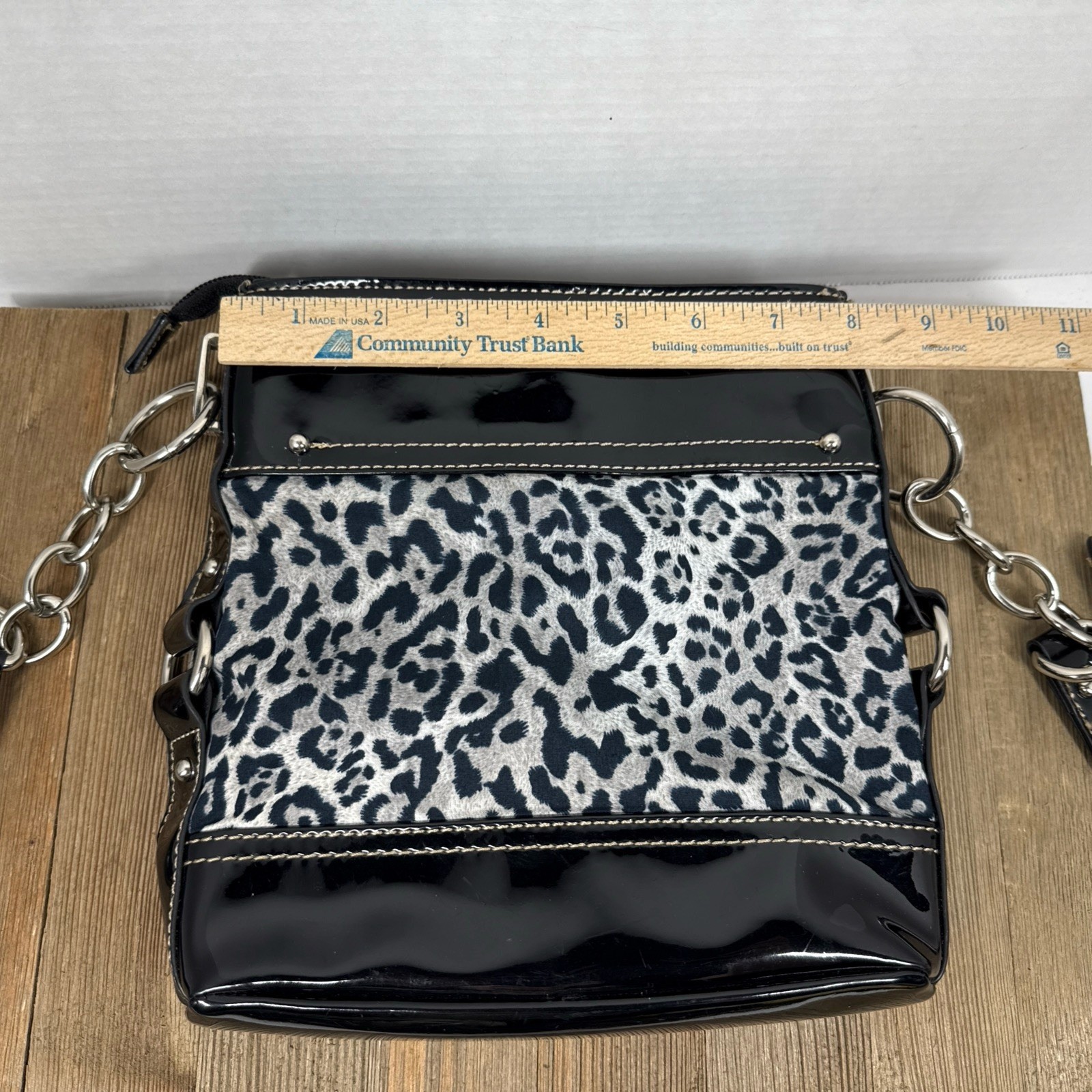 Chaps Salerno Leopard Print Crossbody Bag Vegan Patent Black Strap/Chain, Read.