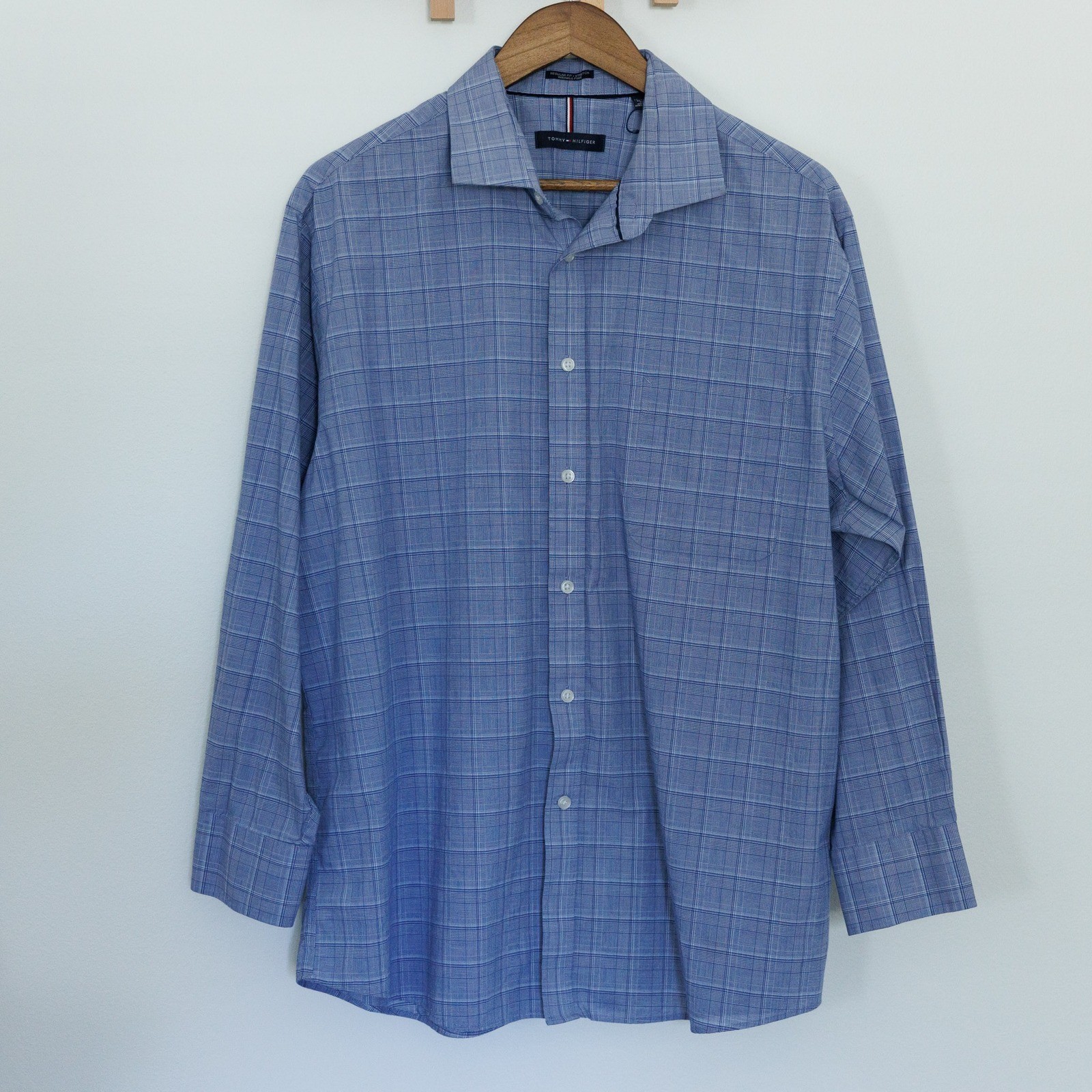 Tommy Hilfiger Mens XL Blue Plaid Button Down Shirt Regular Fit Wrinkle Free