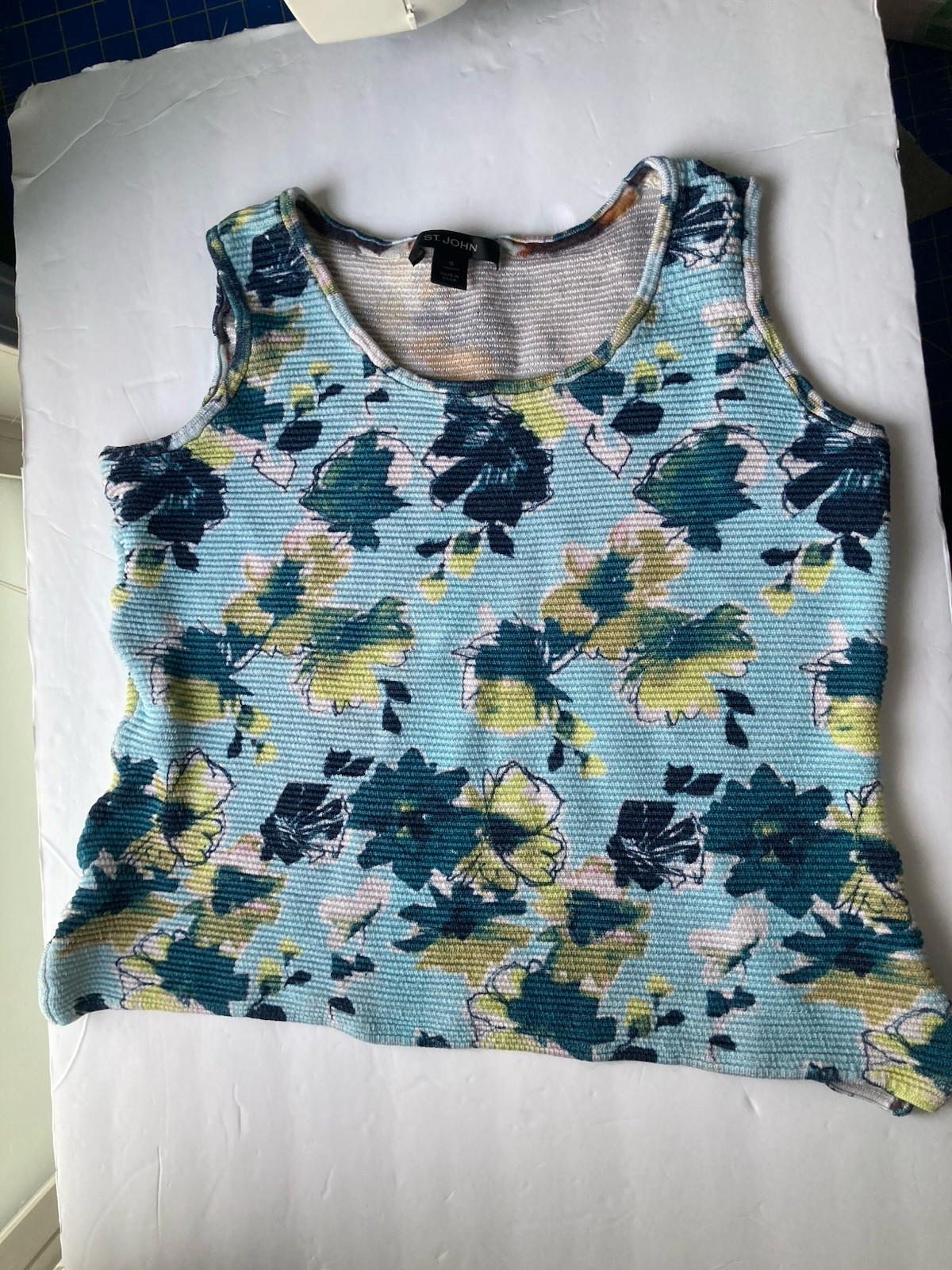 St John Knit Sleeveless Sweater Top Women’s Size Medium Wool Blend