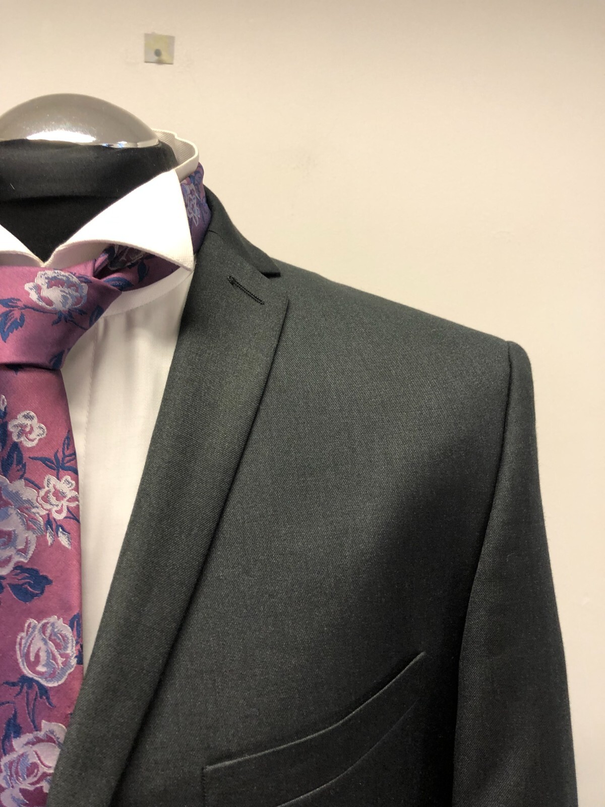LIMEHAUS SUIT JACKET/BLAZER IN DARK GREY 42R BNWOT