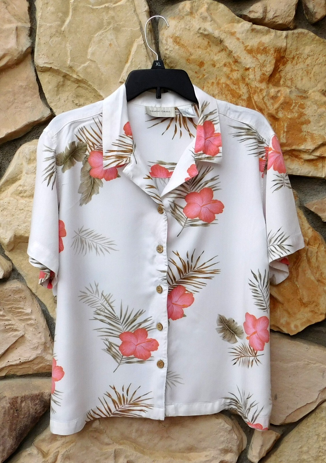 LEMON GRASS Hawaiian Hawaii White Floral Shirt Cruise Ship Vacation 100% Rayon
