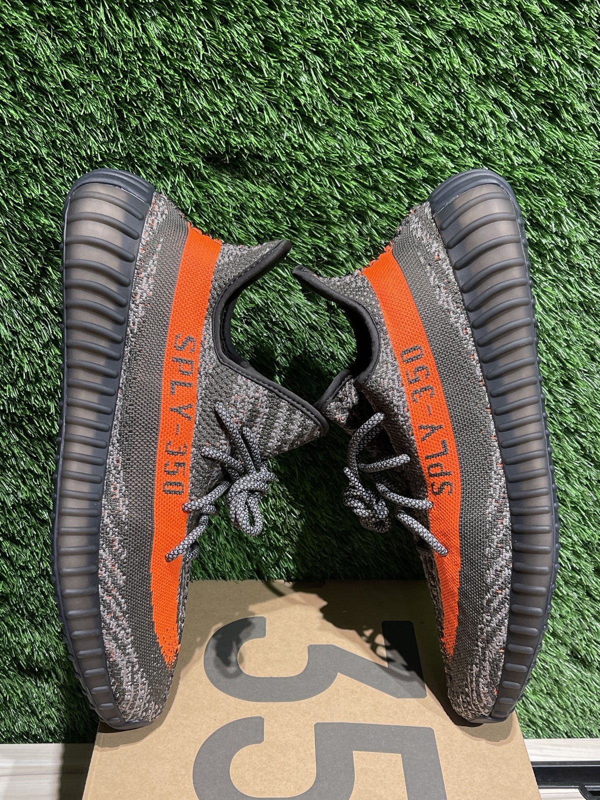 Size 12M/13.5W – adidas Yeezy Boost 350 V2 Carbon Beluga Sz 12 HQ7045