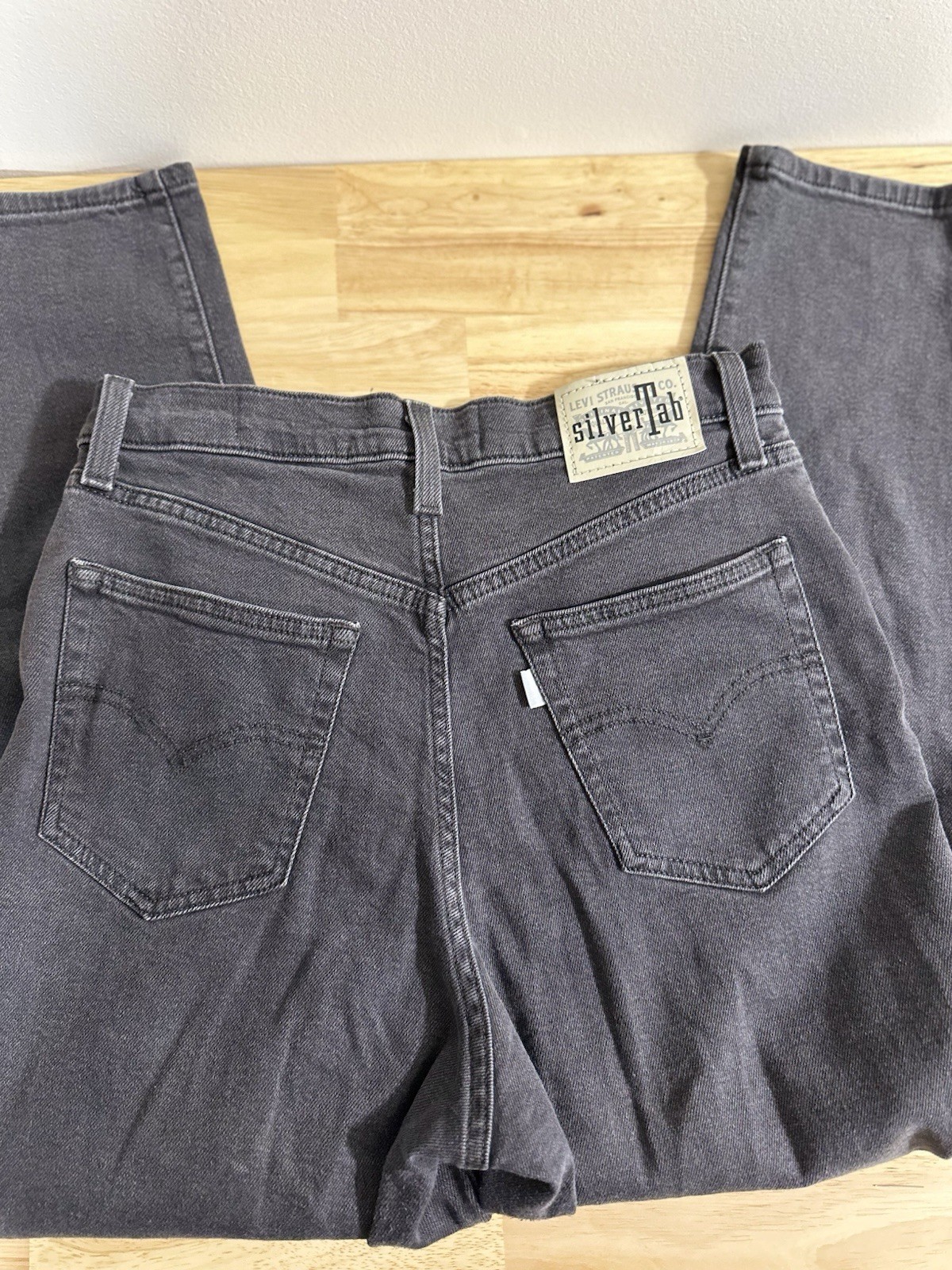 Levi’s SilverTab Women’s Gray Dark Wash High Rise Mom Jeans 5-Pocket Cotton