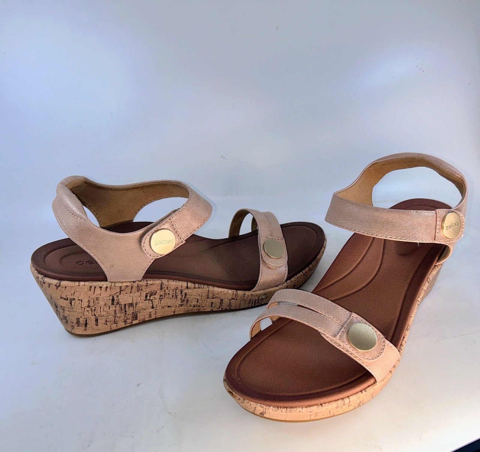 NEW Aetrex Livia Quarter Strap Wedge Orthopedic Sandal in Blush Size 10,5 11 Box