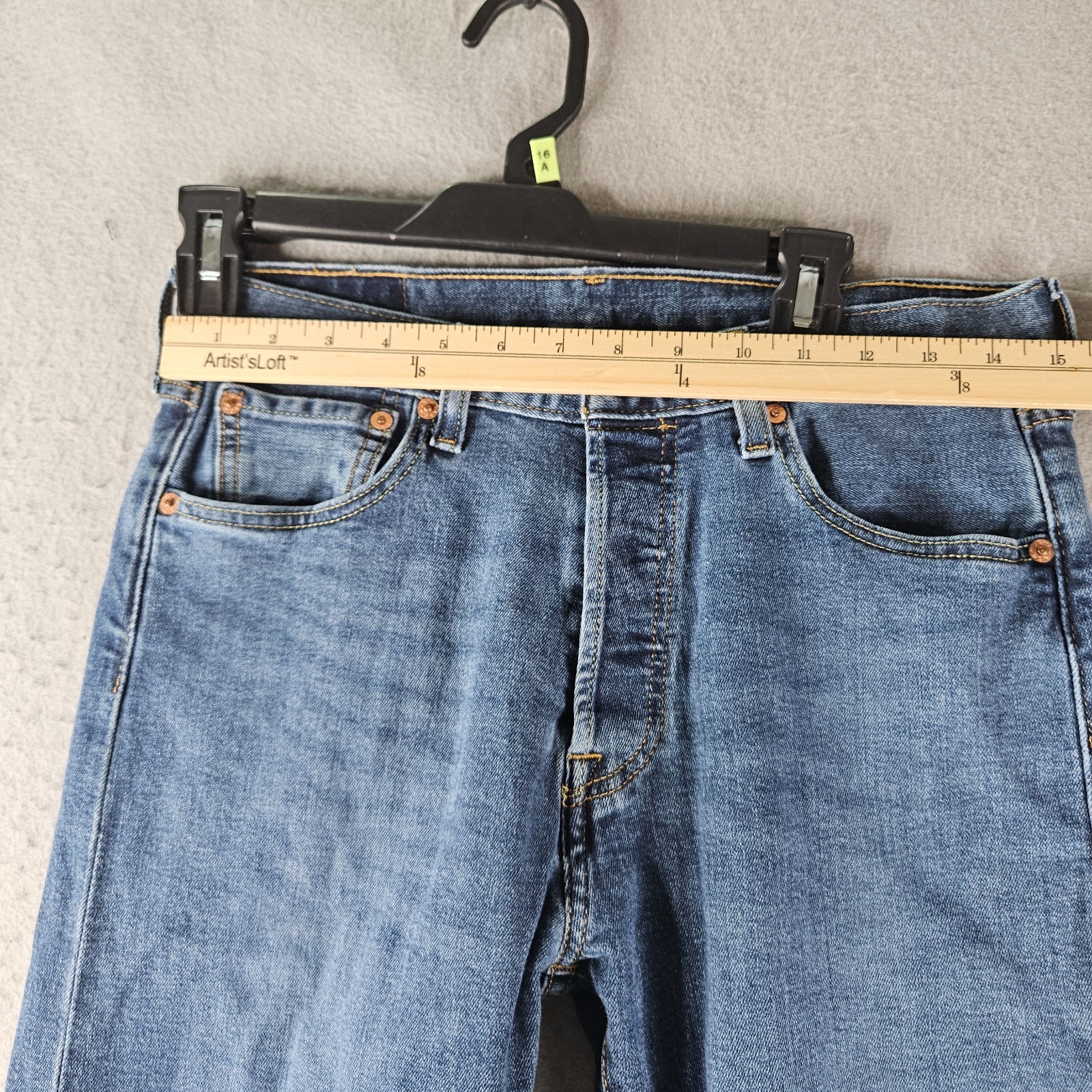 Levis 501 Jeans Men 30×29 Light Wash Straight Leg Button Fly Denim Street