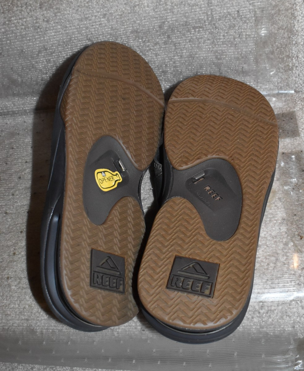 REEF “Fanning” Men’s Size 9 US Flip-Flop Sandal & Sole Bottle Opener Brown