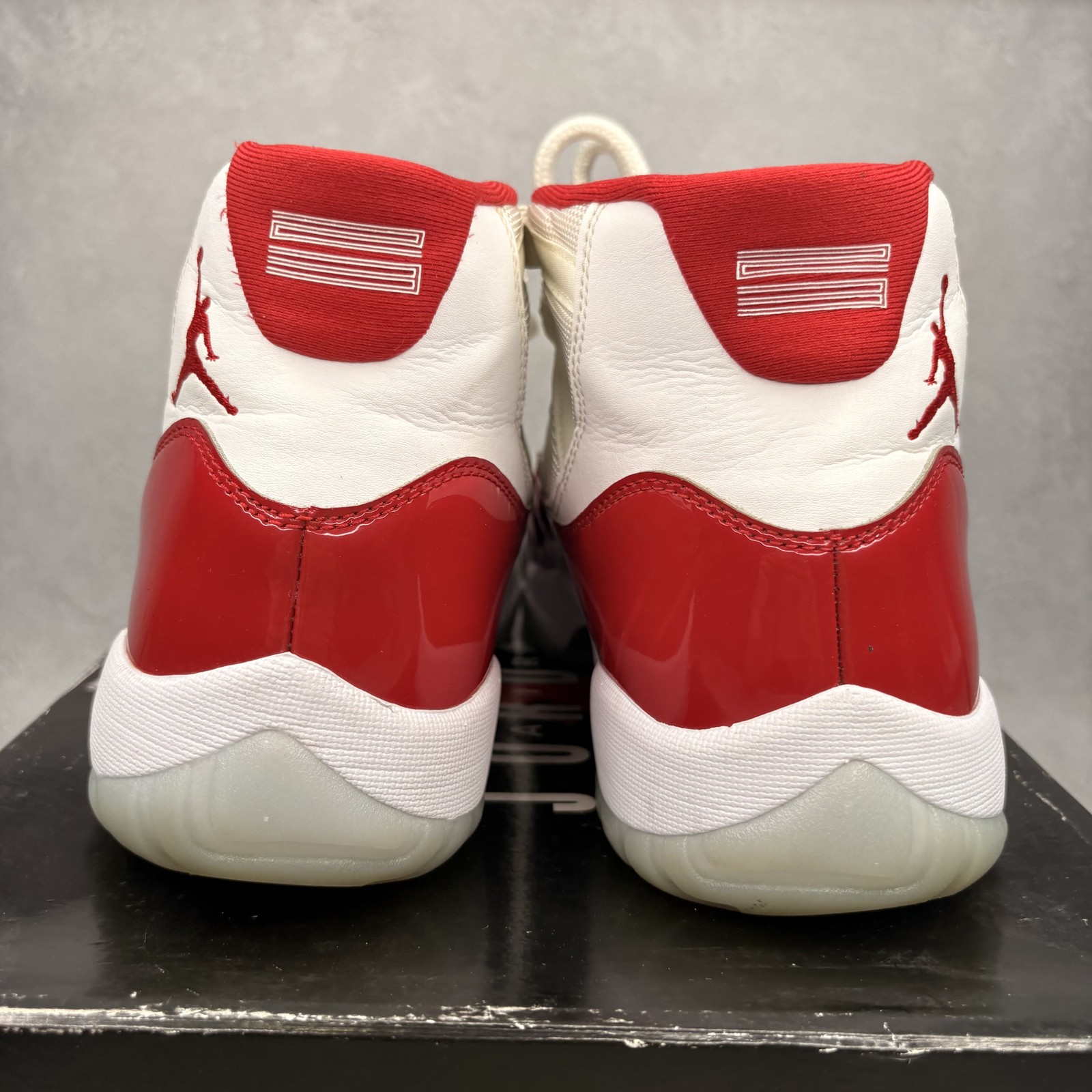 10M/11.5WJordan 11 Retro Cherry (2022) *pre-owned* SIZE 10CT8012-116Pre-Owned