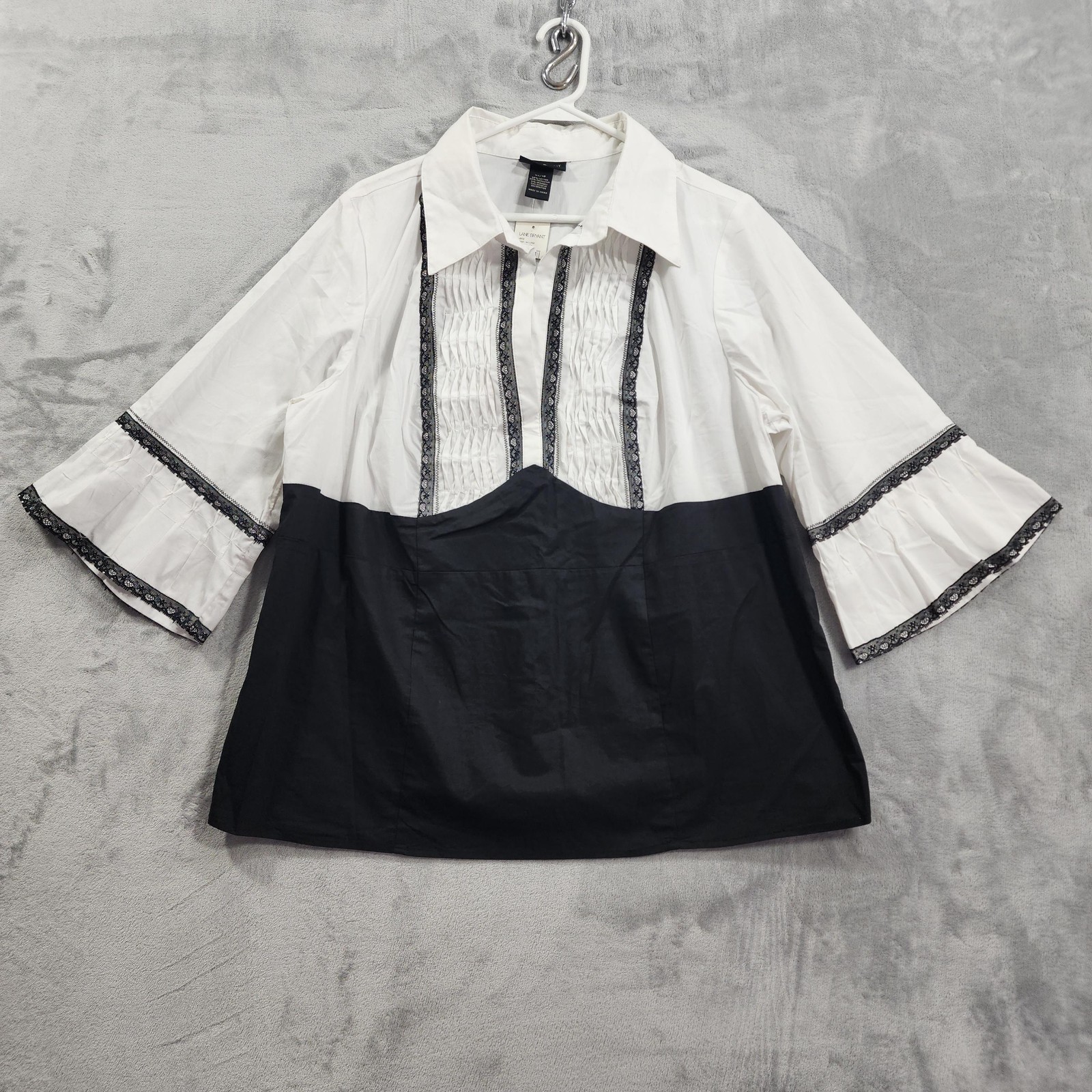 NEW Lane Bryant Top Womens 14/16 Black White Colorblock Bell Sleeve Lace Gothic