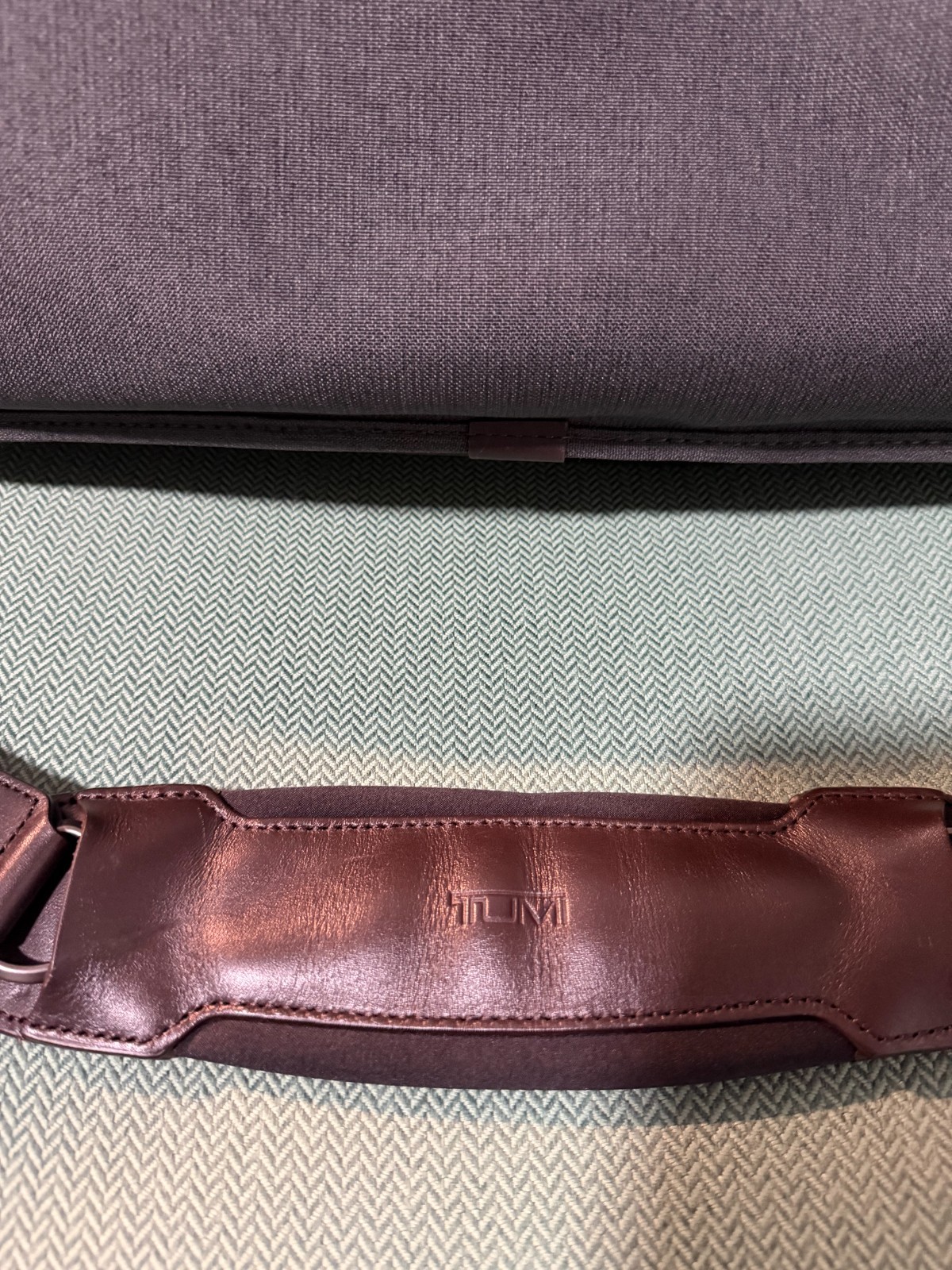 Tumi Mens Anthracite Alpha Expandable Briefcase – laptop sleeve included