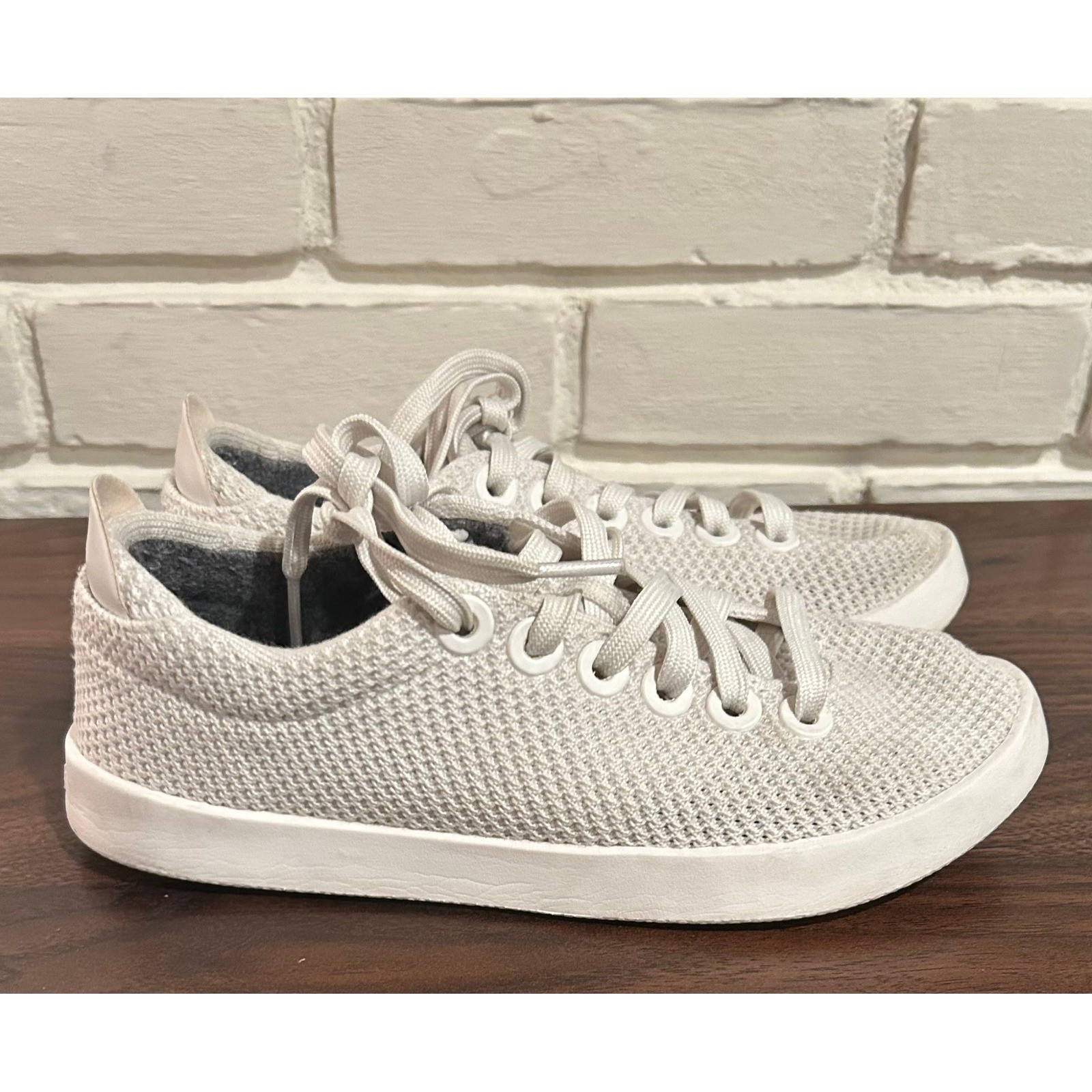 Allbirds Tree Pipers Chalk White Eucalyptus Tree Fiber Sneakers Womens 6 TP W6