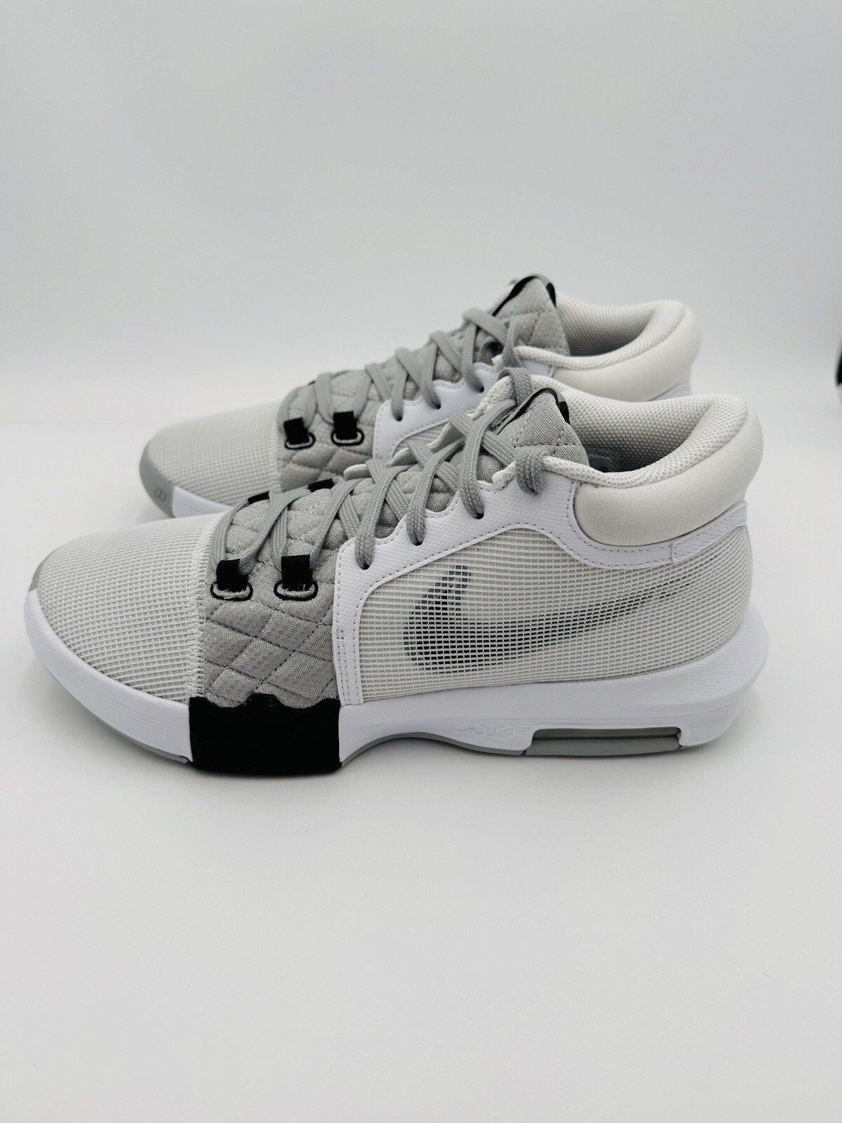 Nike LeBron James Witness VIII 8 White Light Smoke Grey Black FB2239-100 Mens