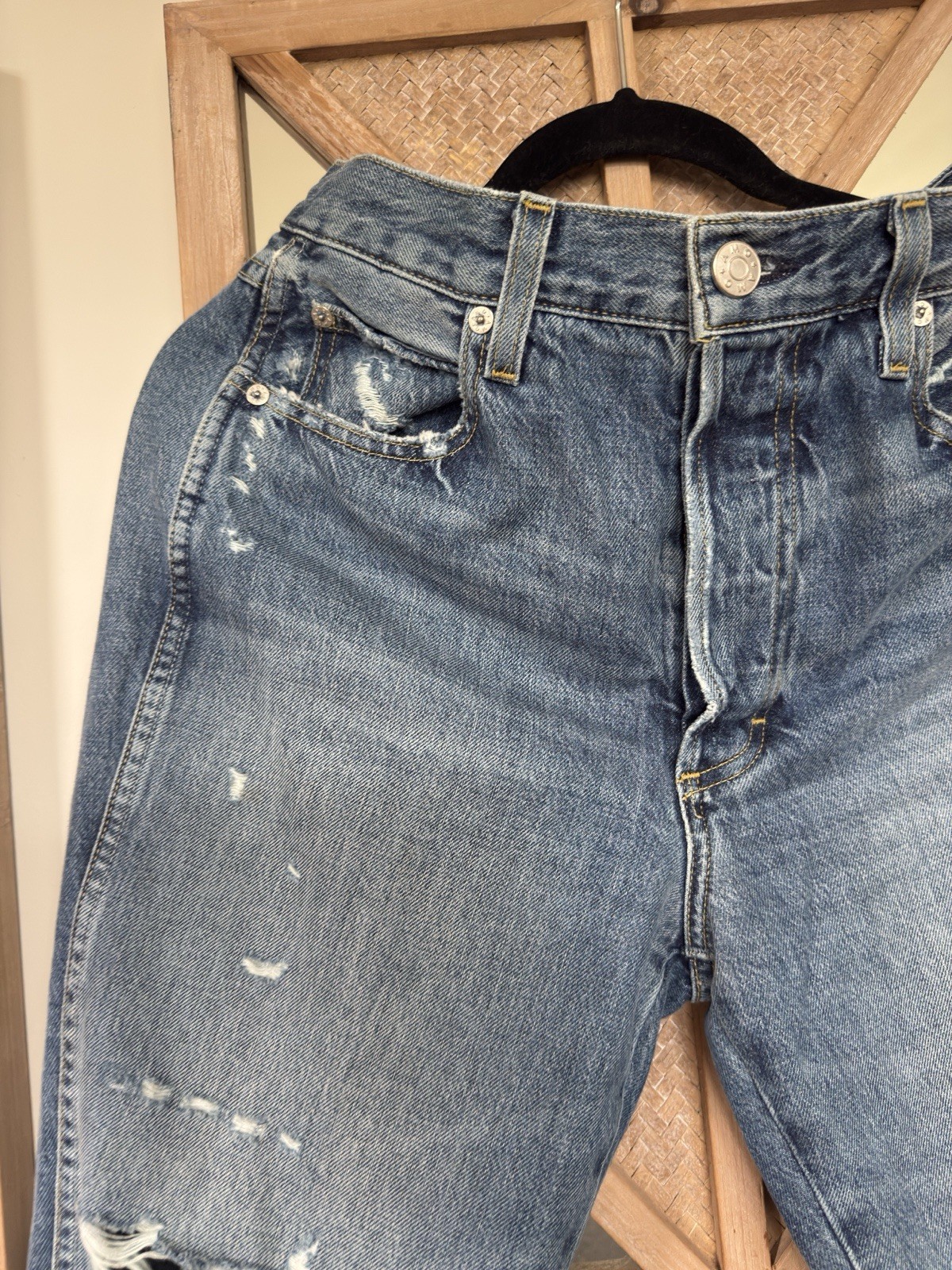 AMO Women’s Blue Medium Wash Distressed Skinny Jeans 100% Cotton Denim Sz 28