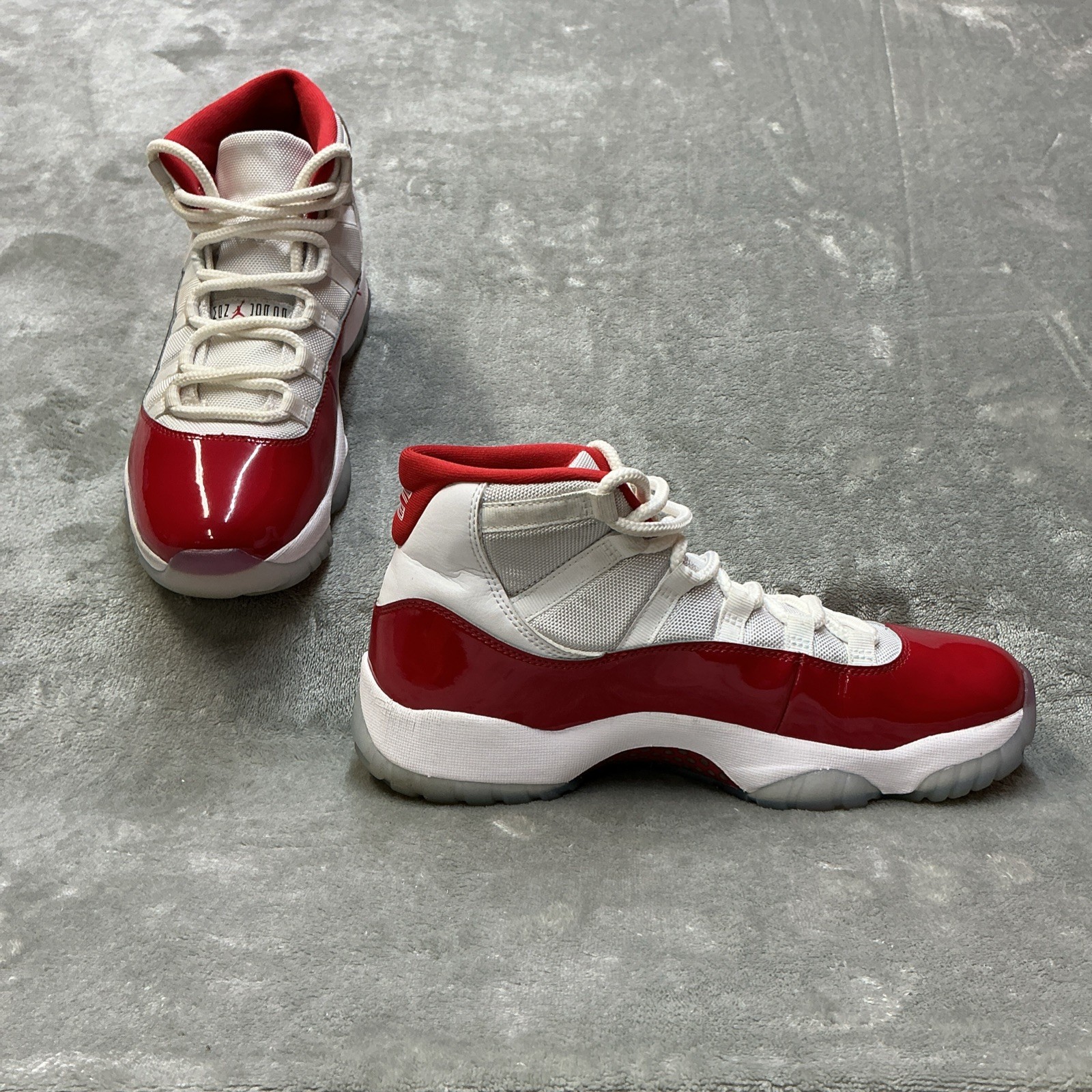 Air Jordan 11 Cherry 2022 Size 9 Mens Red/White paten leather CT8012 116